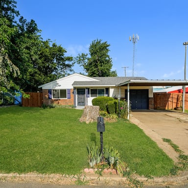 Property photo 1 of 44 S 200th East Ave
