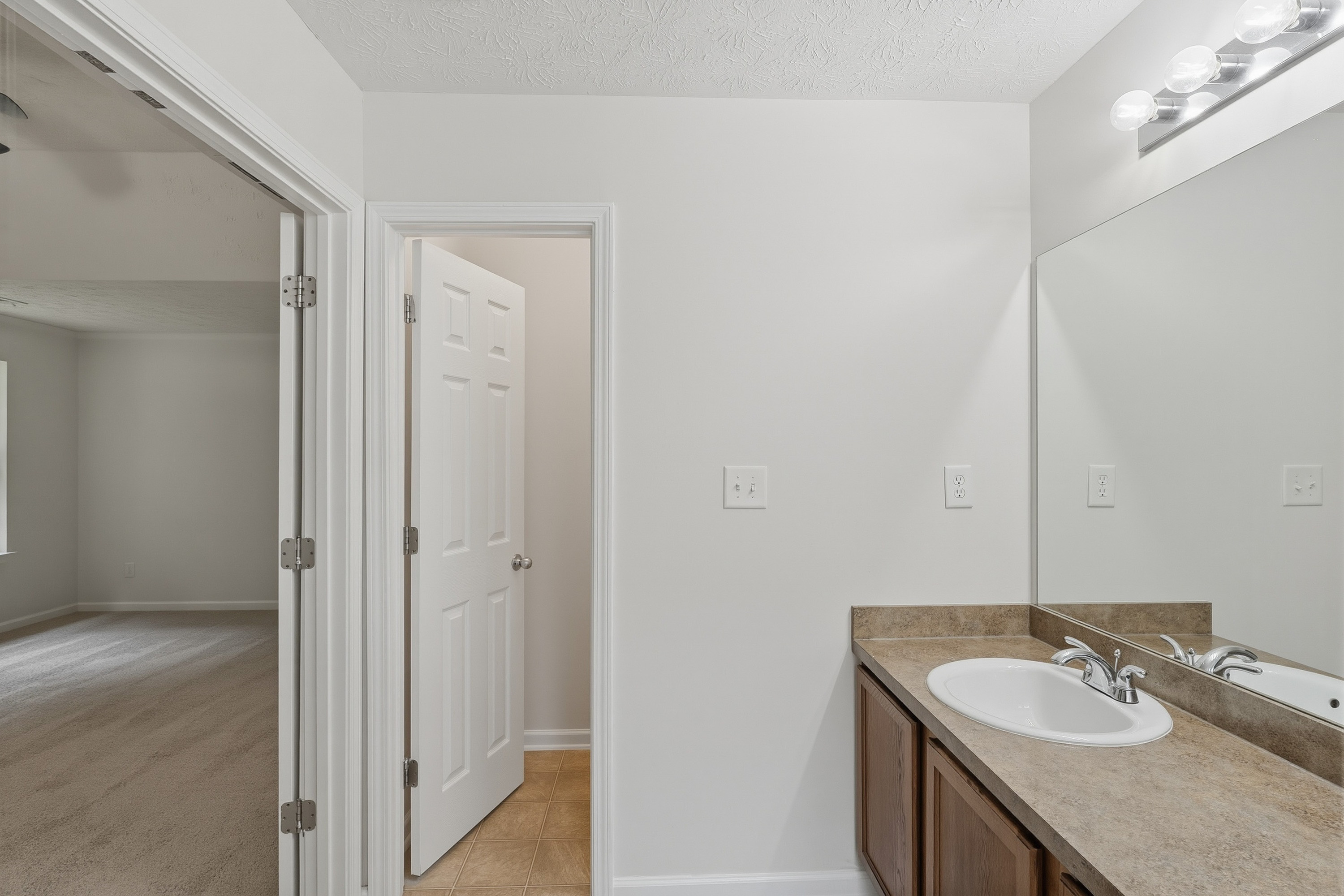 Photo 6 of 41 of 2213 Pine View Trl, Ellenwood, GA