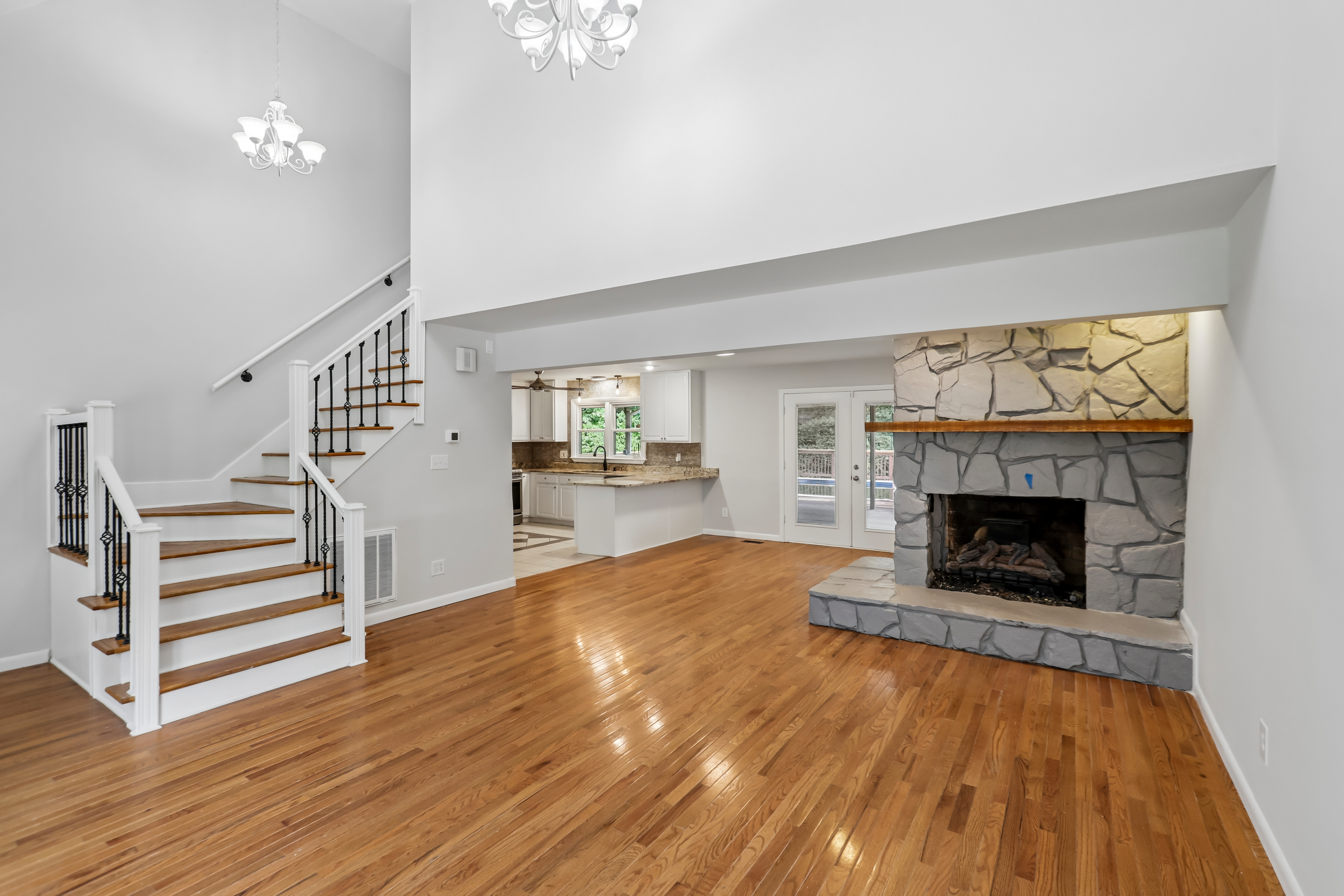 Photo 3 of 29 of 916 Quail Ave, Wake Forest, NC