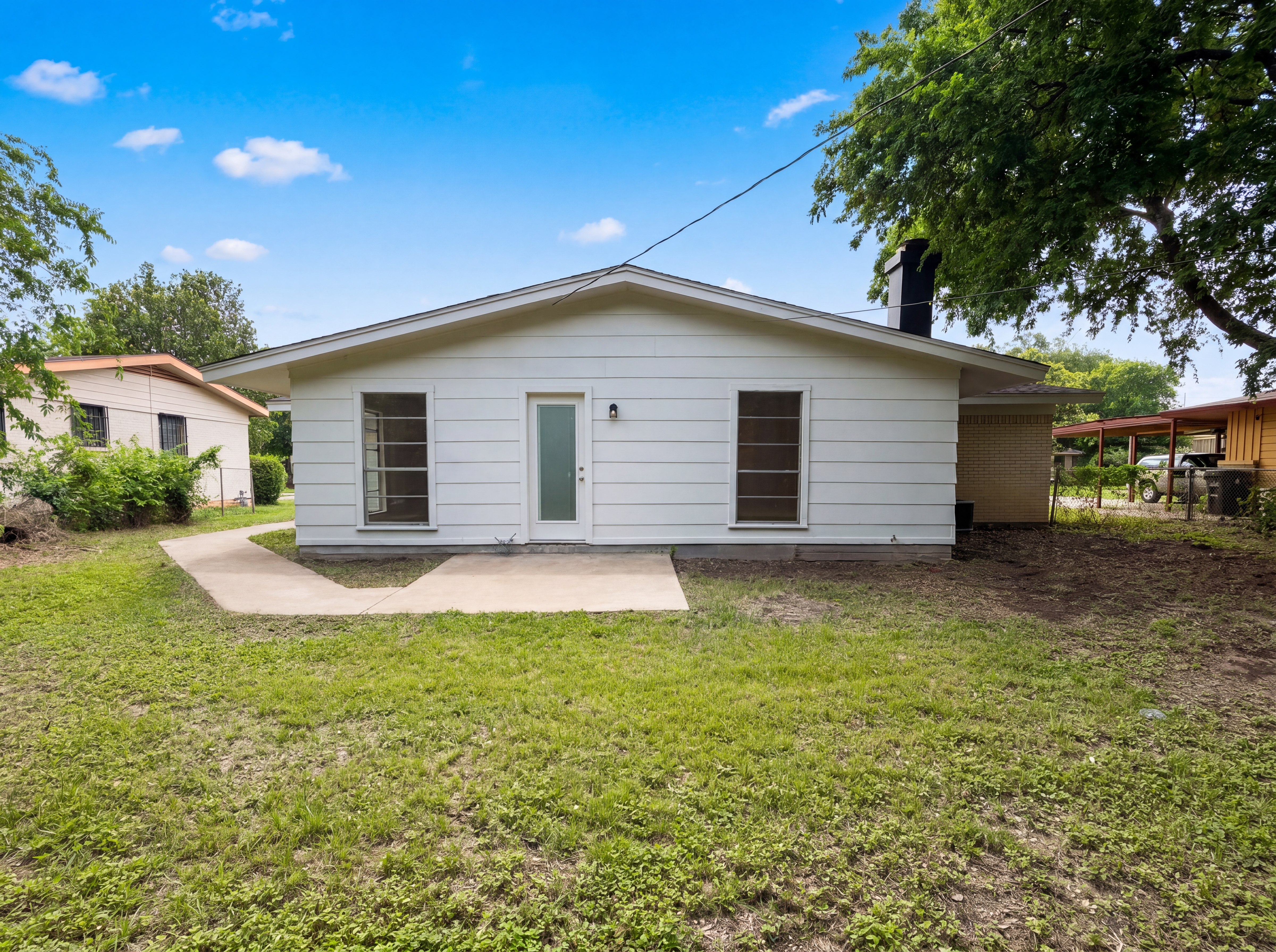 Photo 5 of 16 of 5412 Conroy St, Fort Worth, TX