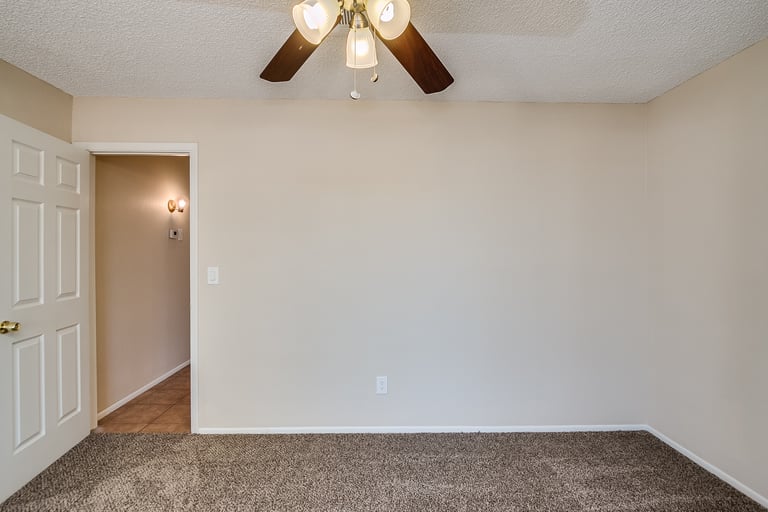 Photo 14 of 18 - 3030 E Villa Rita Dr, Phoenix, AZ 85032