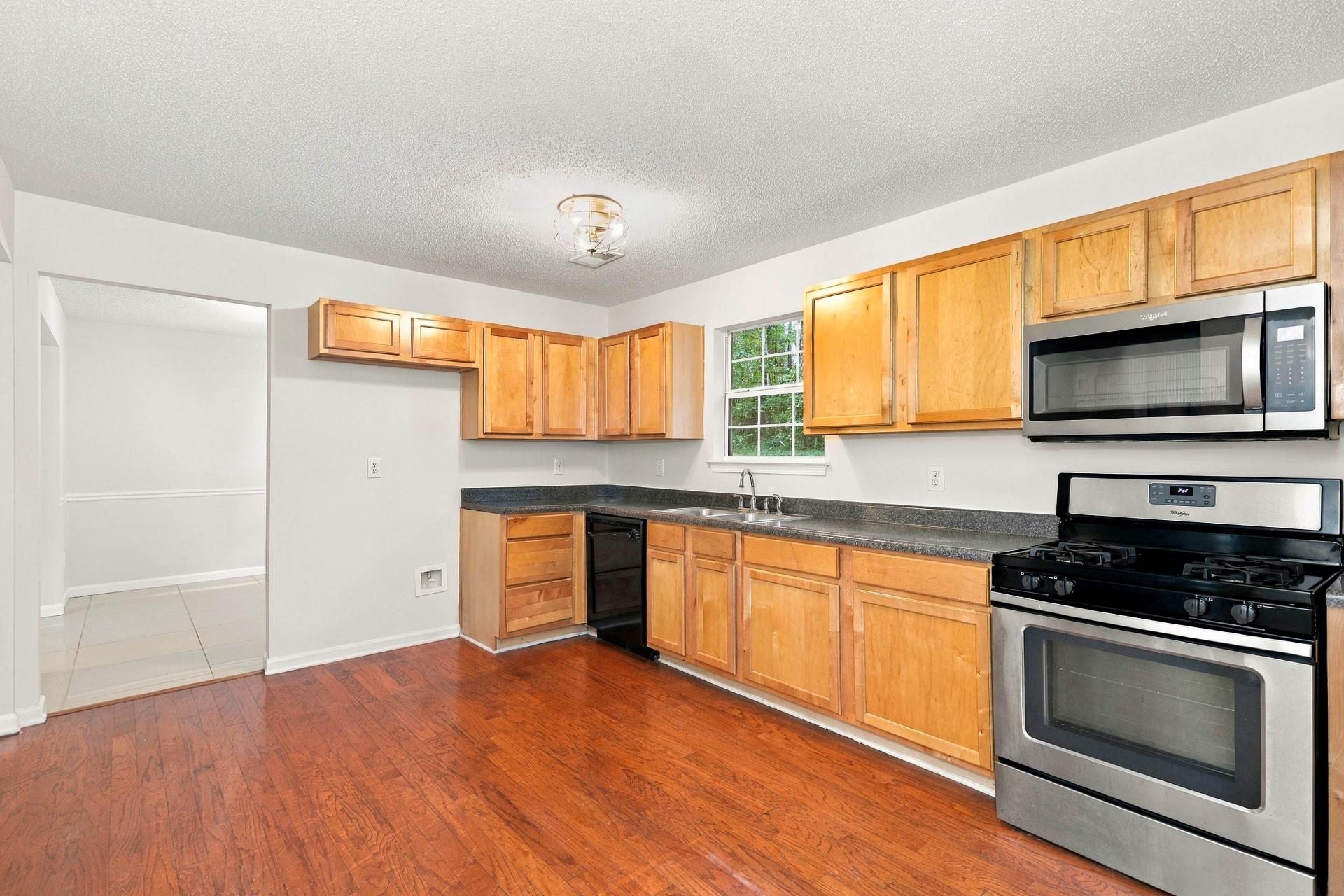 Photo 8 of 22 of 96 Ashtonbrook Dr, McDonough, GA