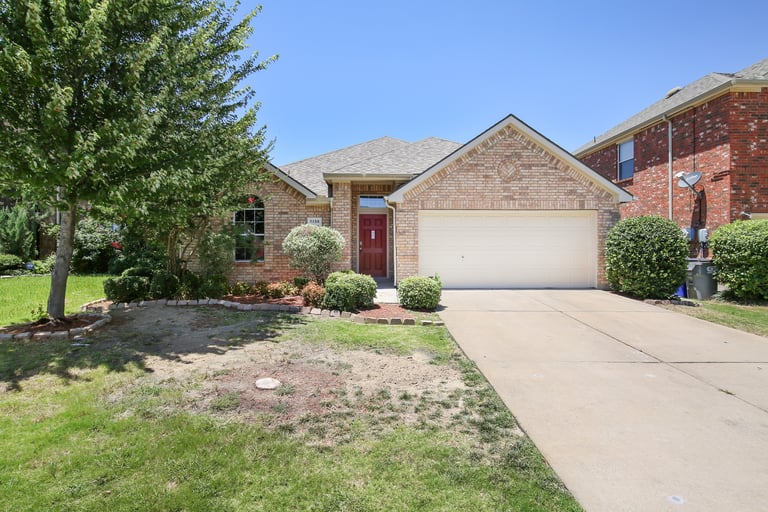 Photo 1 of 25 - 2136 Bluebell, Forney, TX 75126
