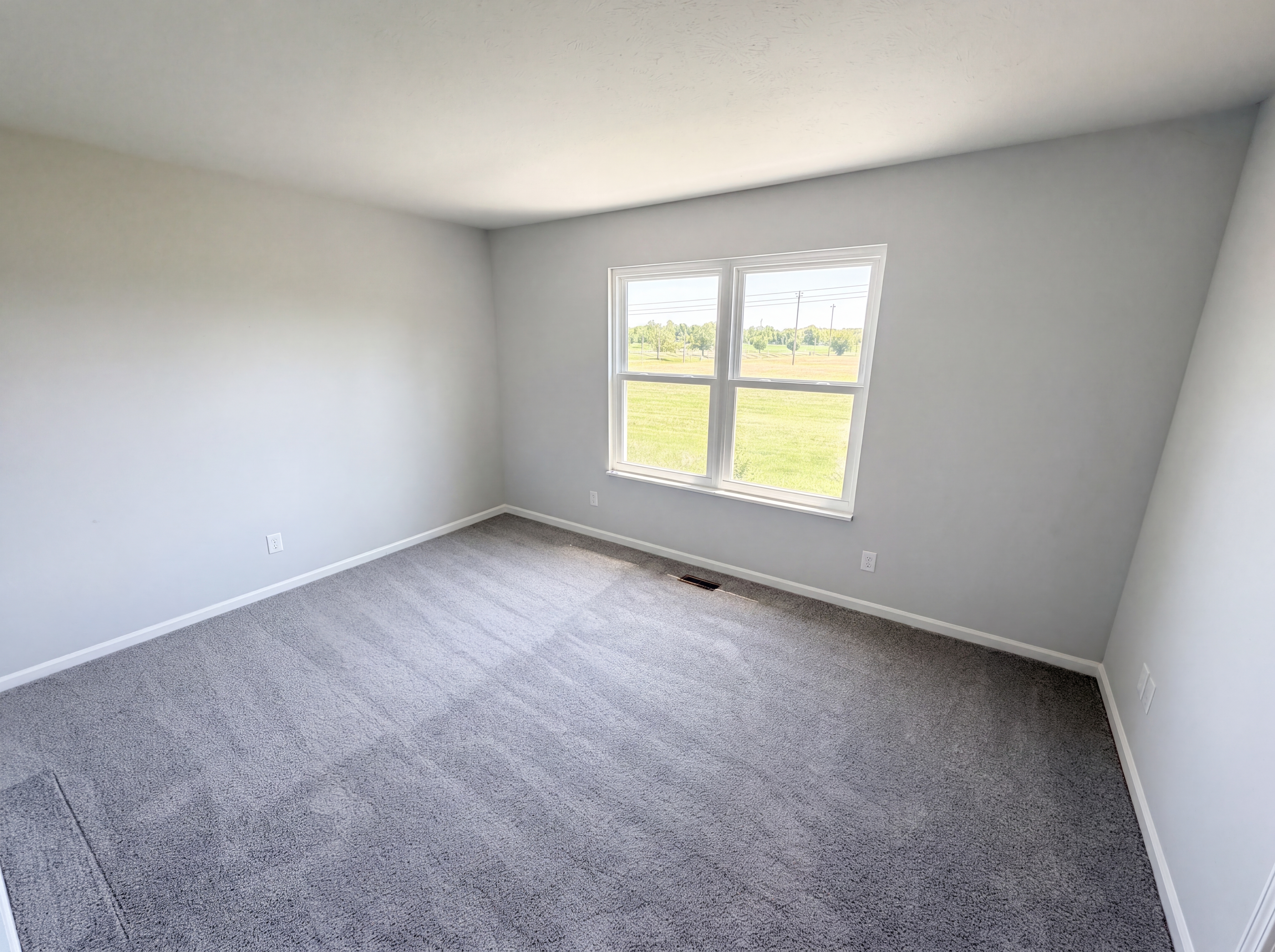 Photo 18 of 26 of 2219 Rolling Oak Dr, Indianapolis, IN