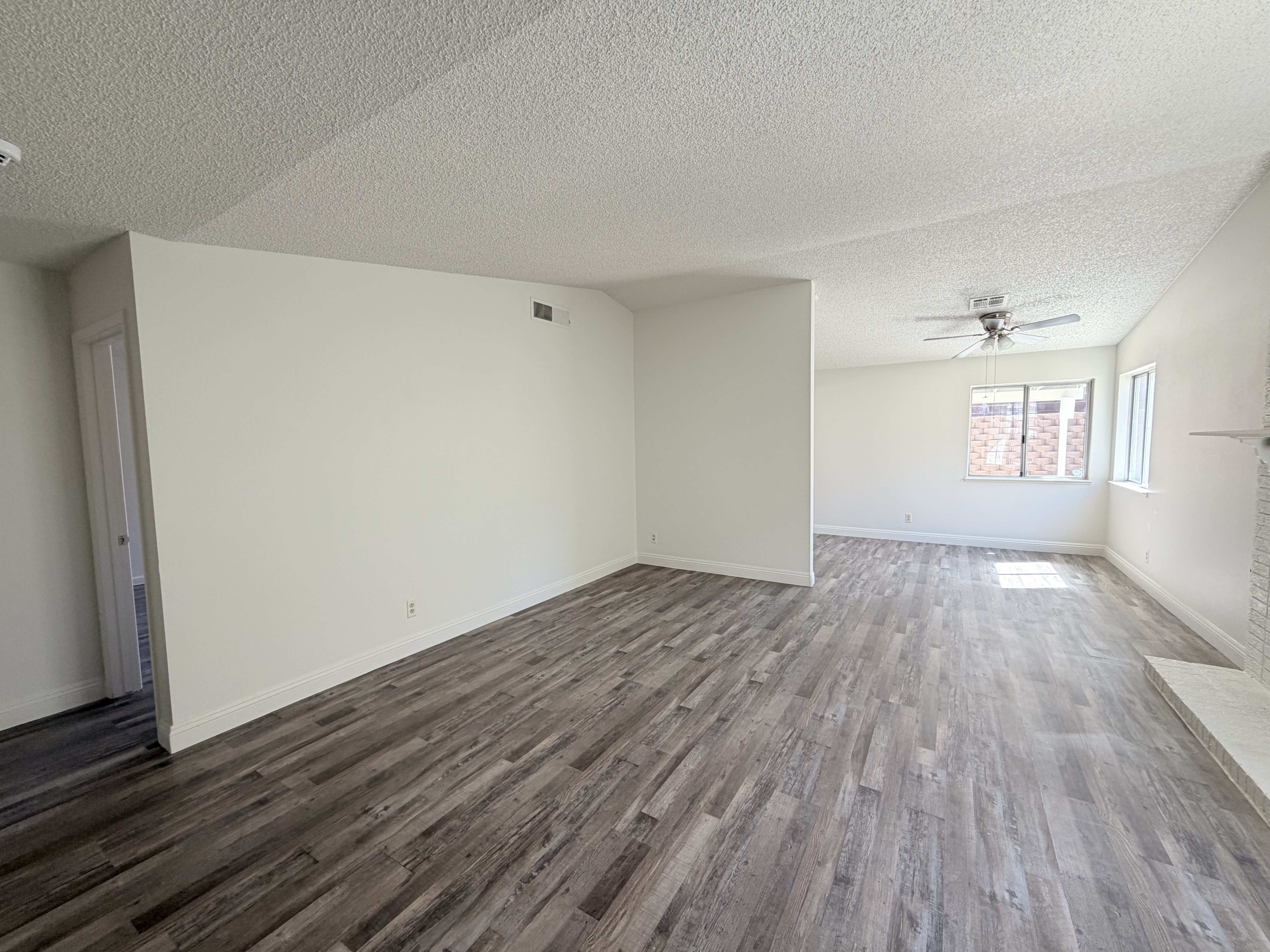 Photo 3 of 34 of 2304 Sabroso St, Las Vegas, NV
