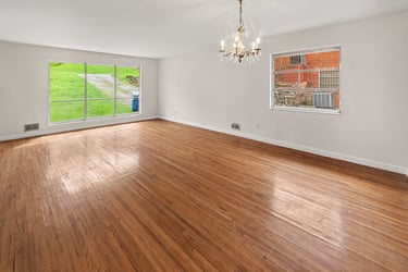 Interior photo of 6536 Cherokee Dr
