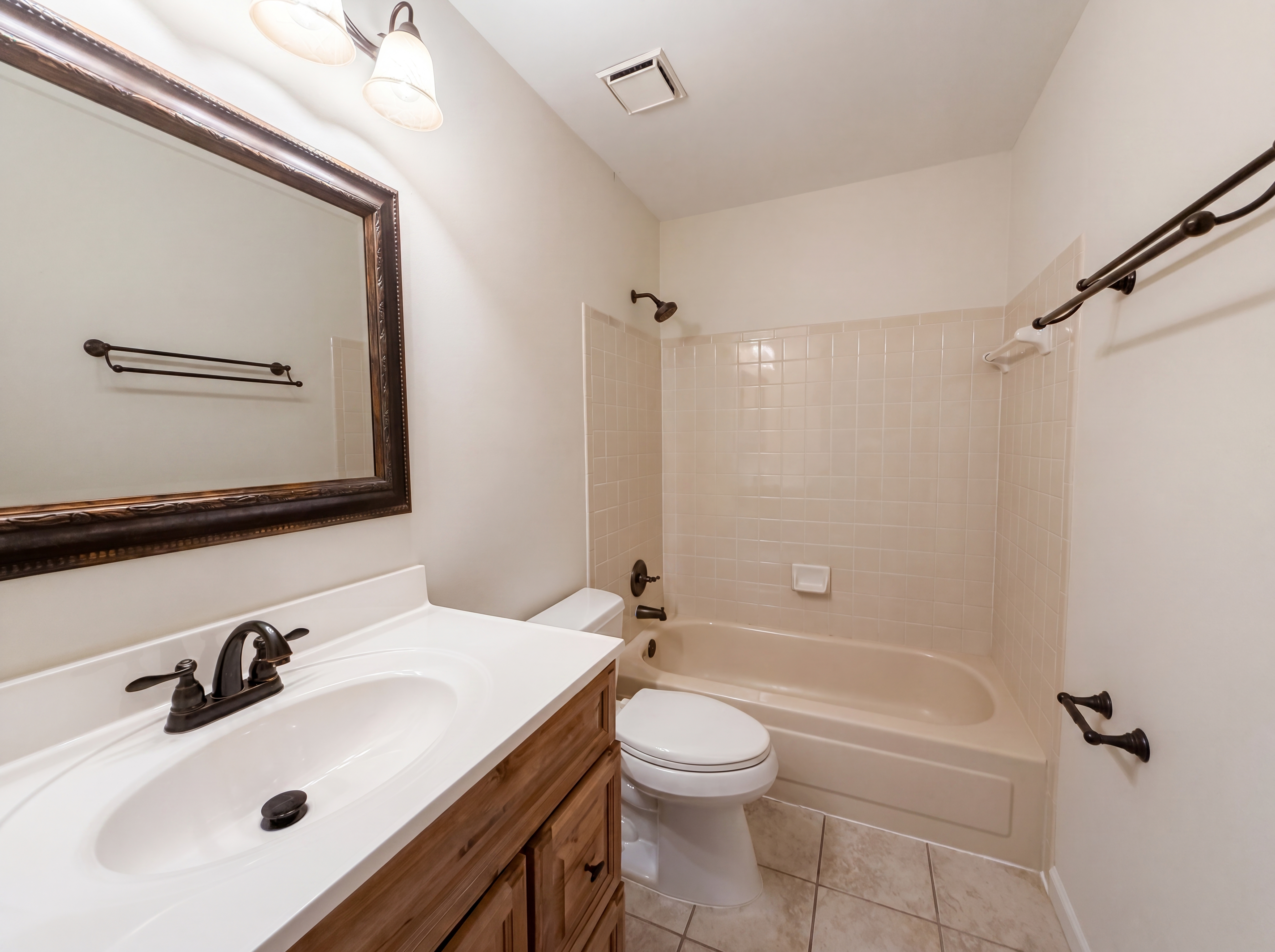 Photo 14 of 31 of 16201 Surfview Ct, Grover, MO