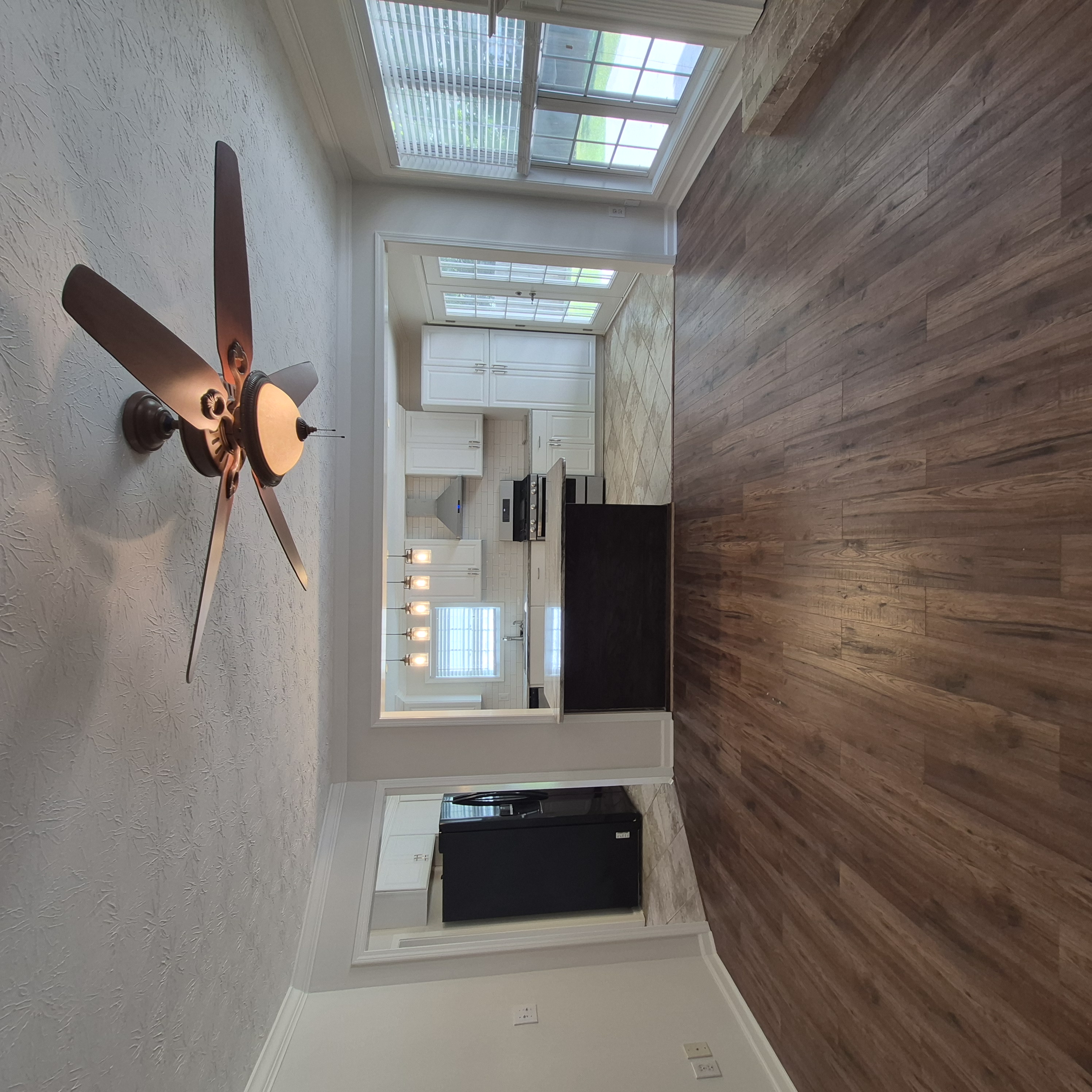 Photo 9 of 34 of 709 Sunny Field Ln, Lawrenceville, GA
