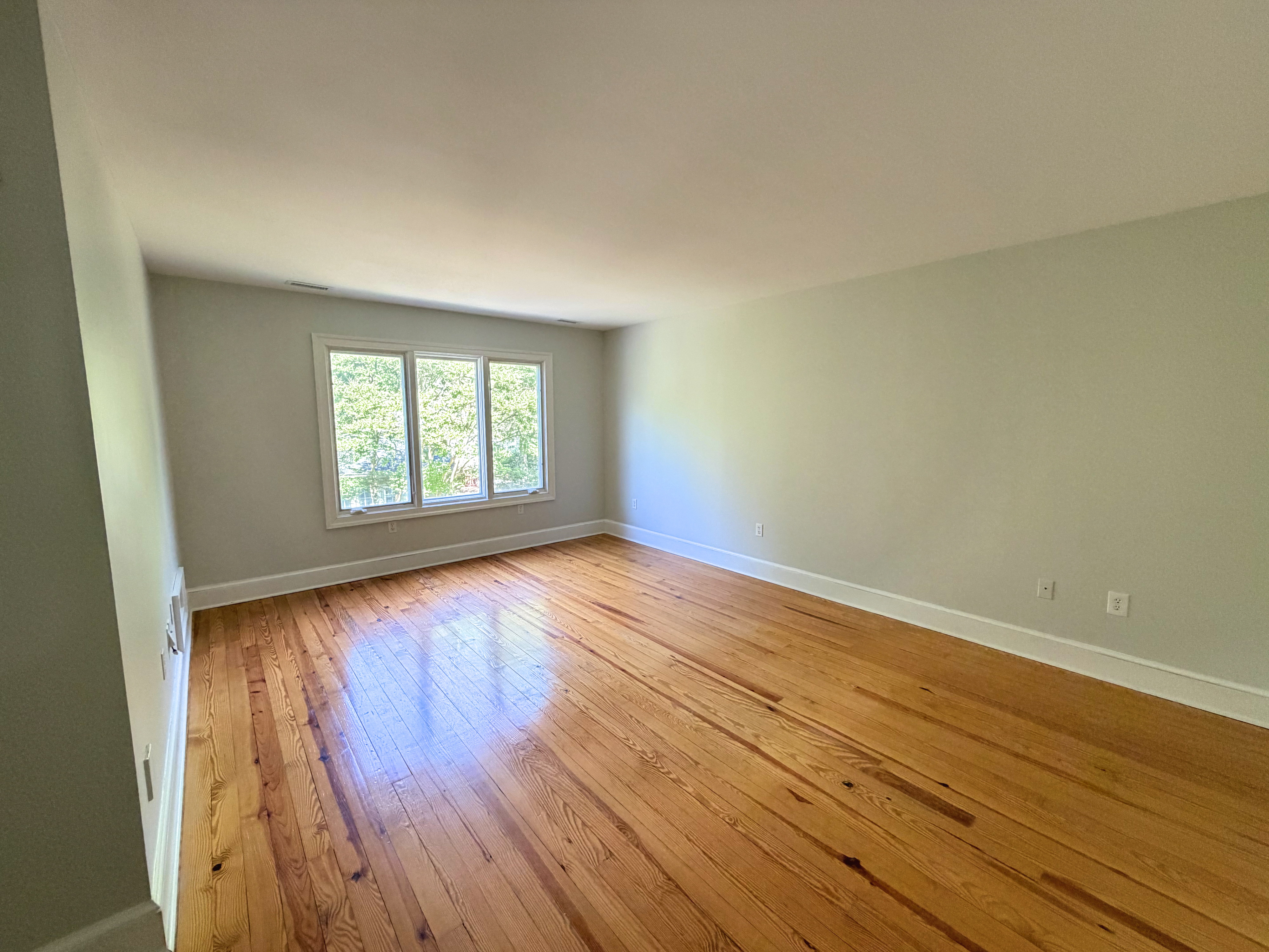 Photo 12 of 21 of 3621 Rolridge Rd, Henrico, VA