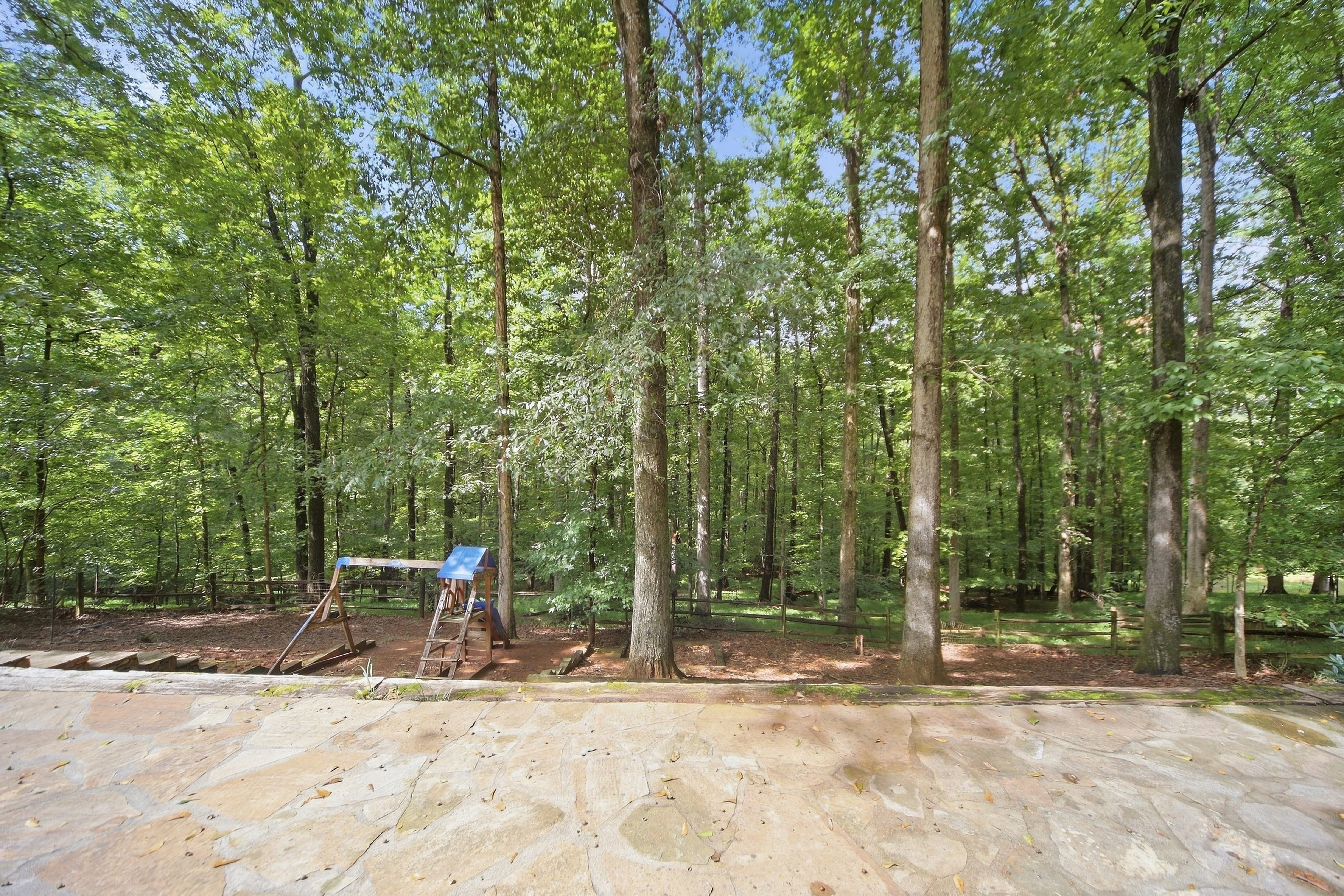 Photo 32 of 40 of 4003 Oakview Ct, Alpharetta, GA
