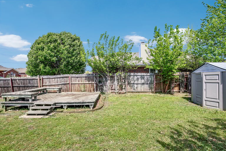 Photo 26 of 28 - 709 Stone Mesa Ct, Arlington, TX 76001