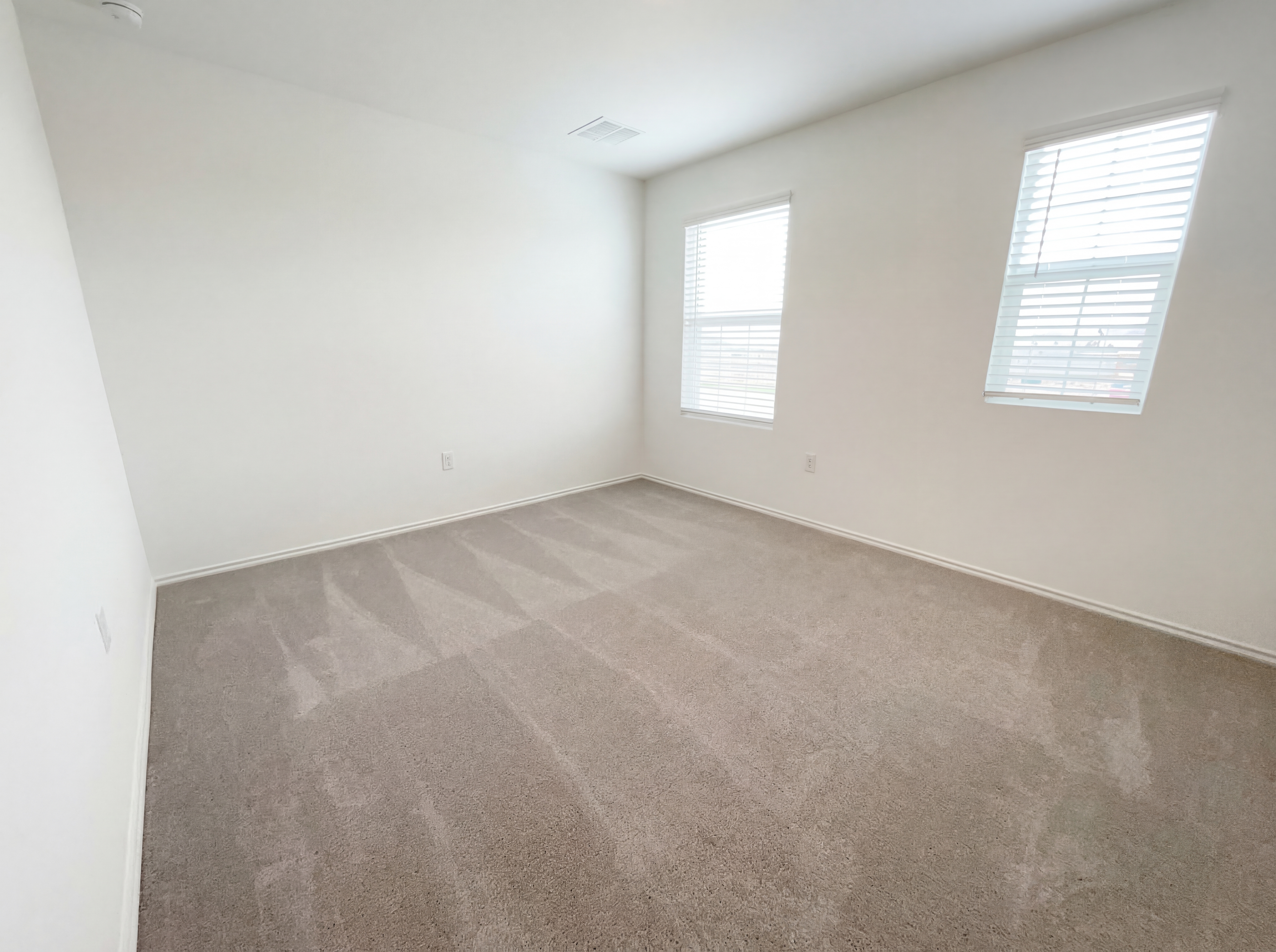 Photo 7 of 24 of 501 Vantage Dr, Hutto, TX