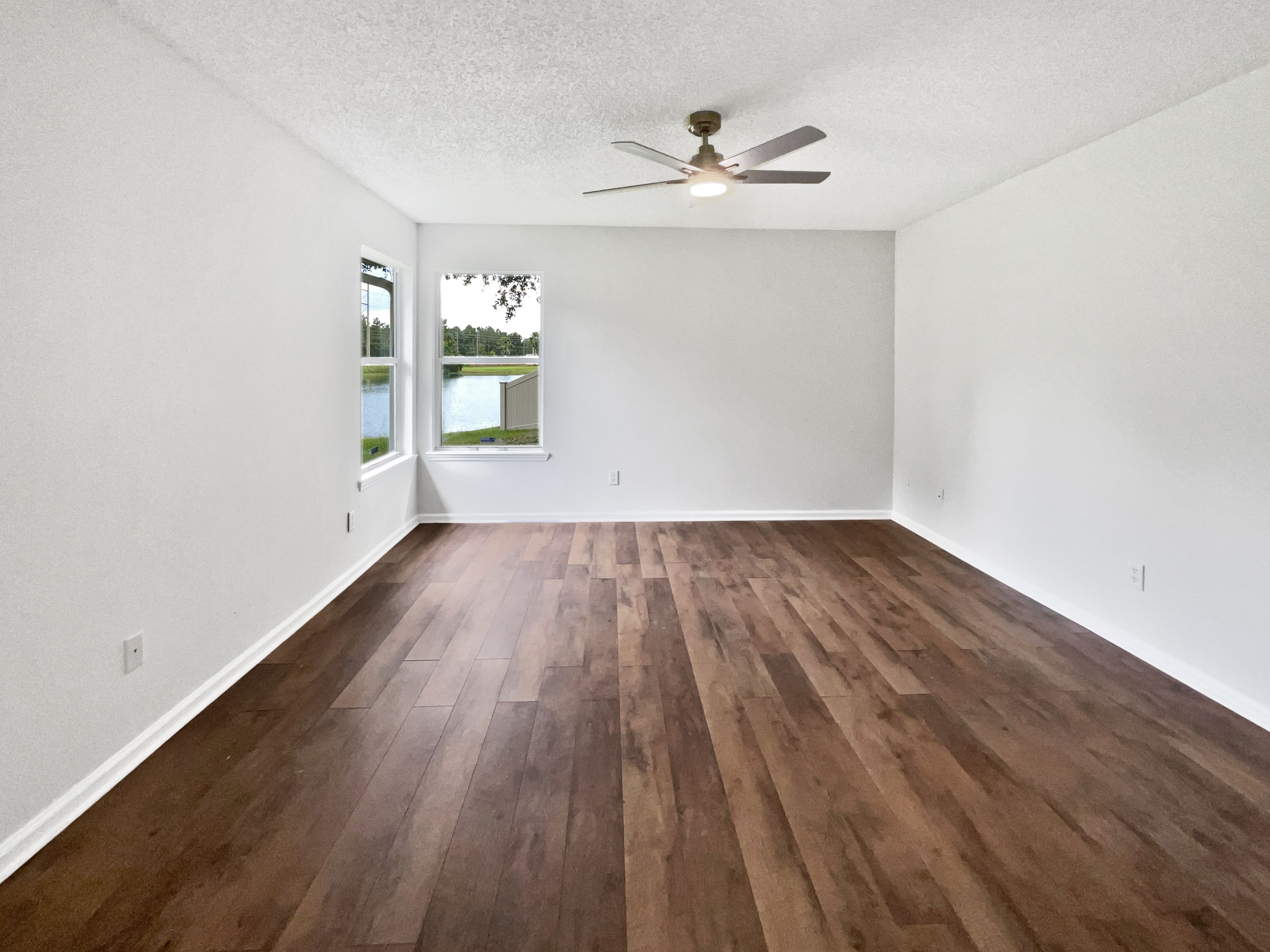 Photo 5 of 25 of 6899 Clinton Corners Dr W, Jacksonville, FL