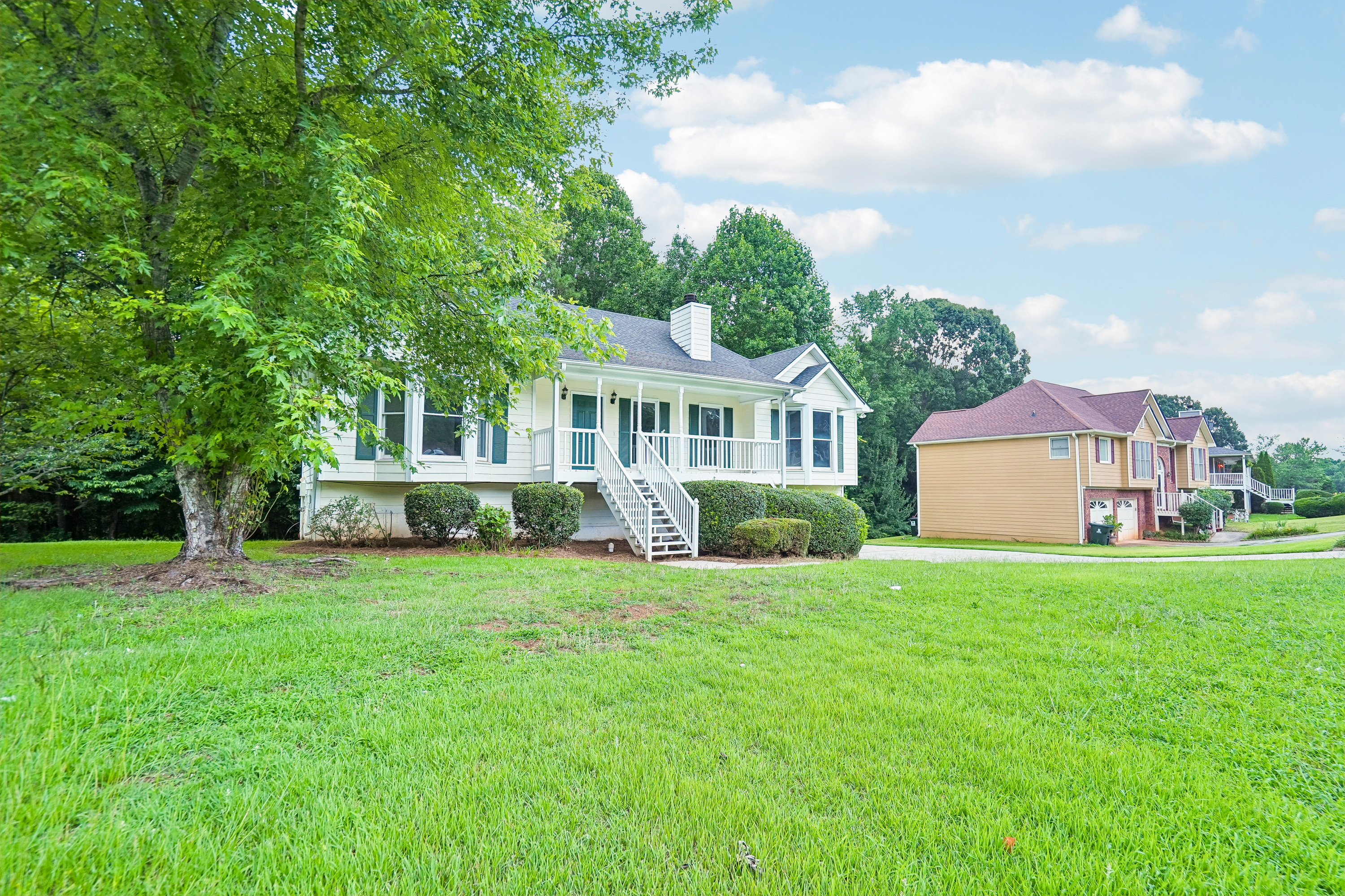 Photo 19 of 28 of 484 Legacy Park Dr, Powder Springs, GA