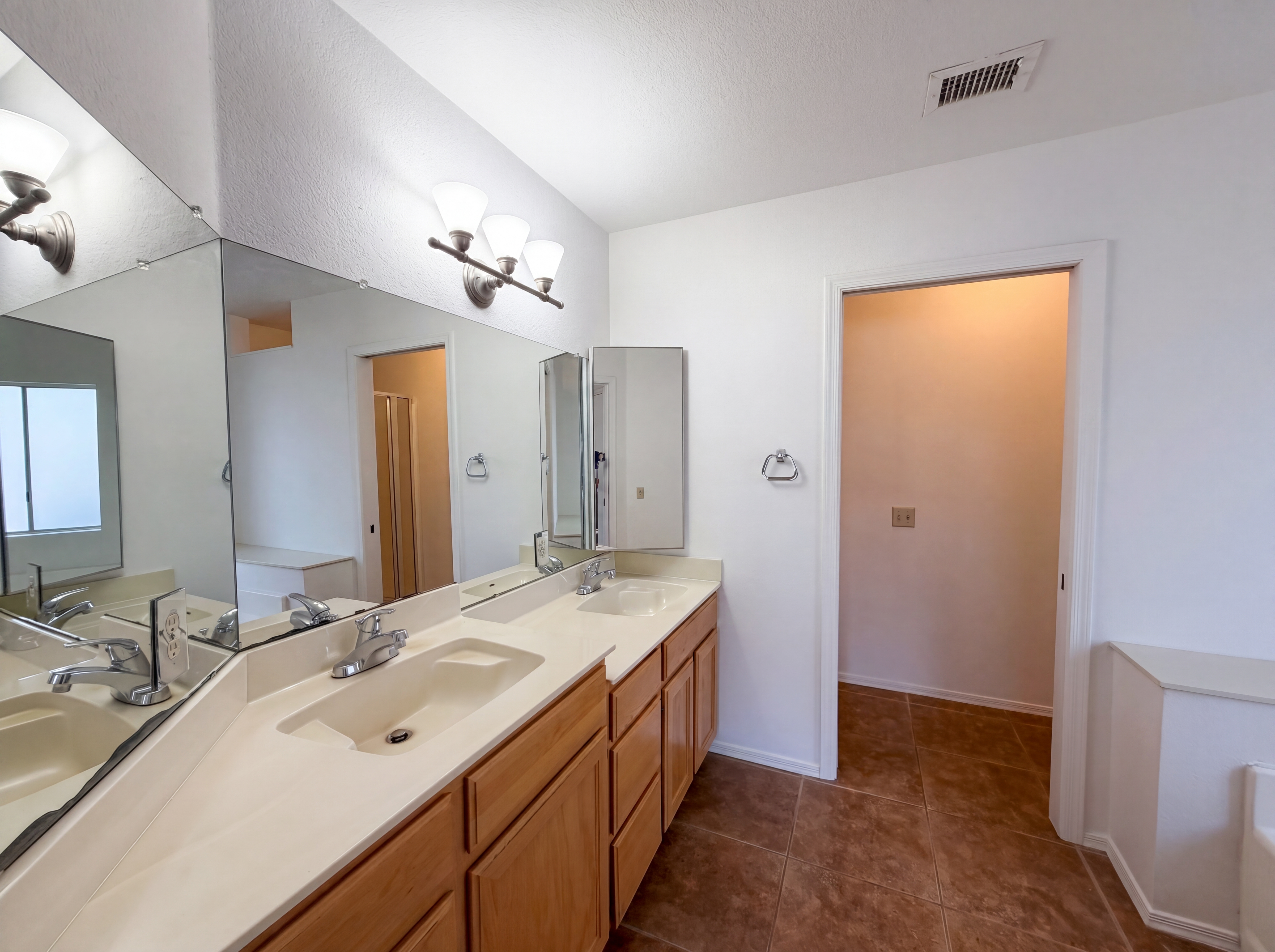 Photo 13 of 20 of 23626 N 45th Ave, Glendale, AZ
