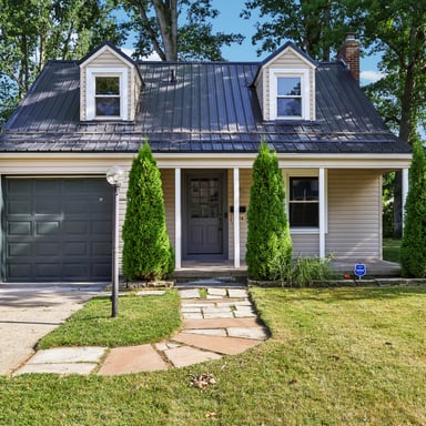 Property photo 1 of 1824 Edgewood St NE