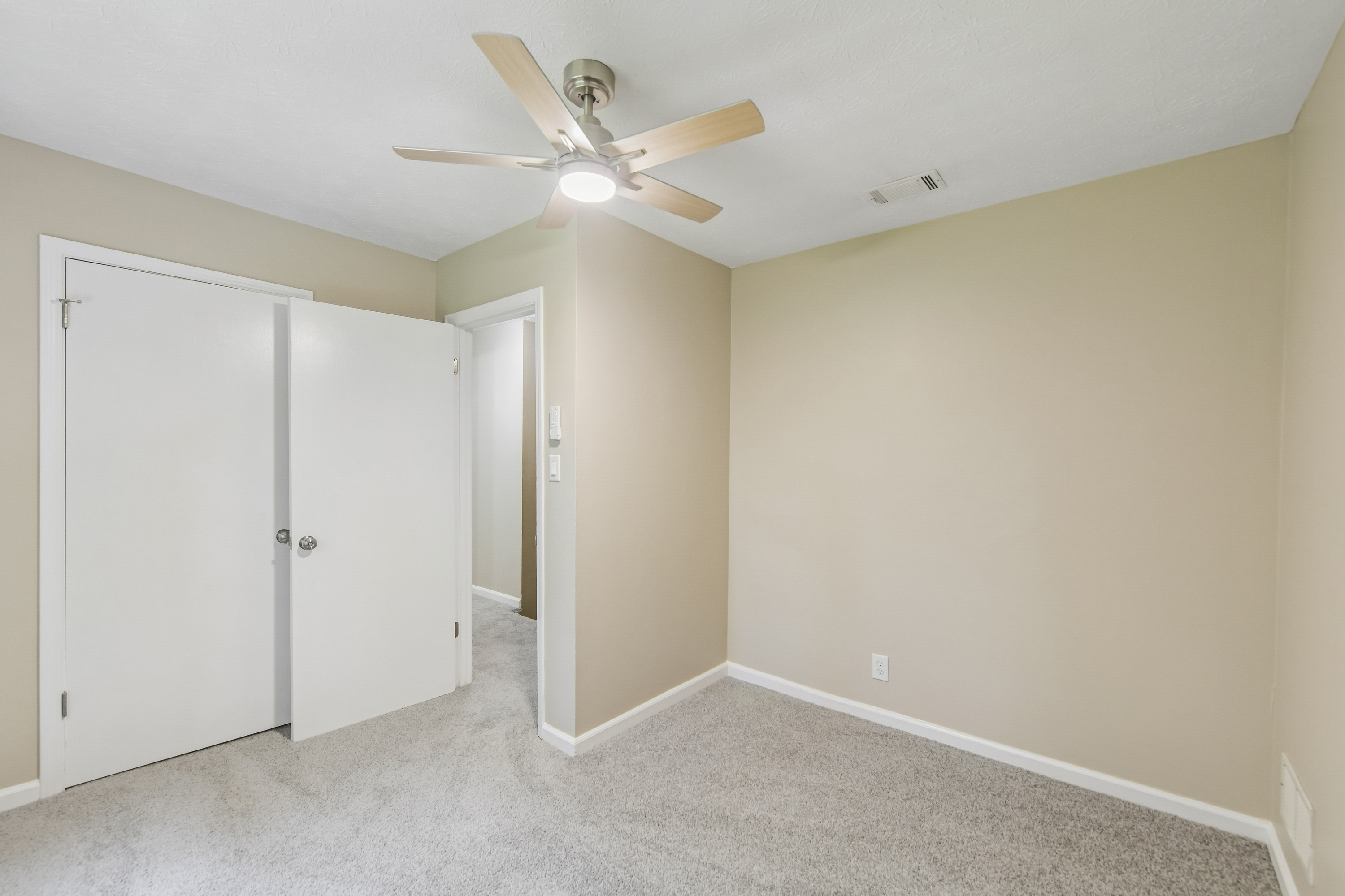 Photo 26 of 38 of 714 Continental Dr, Lawrenceville, GA