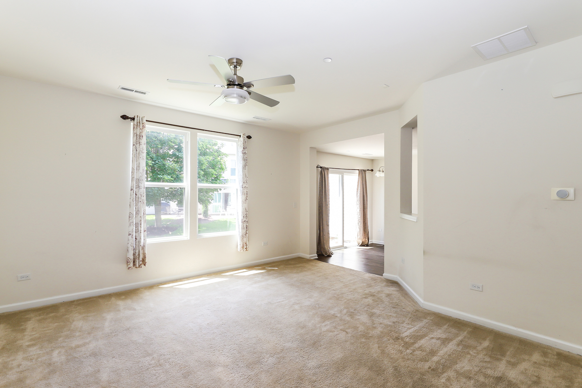 Photo 18 of 21 of 1437 Crimson Ln, Yorkville, IL