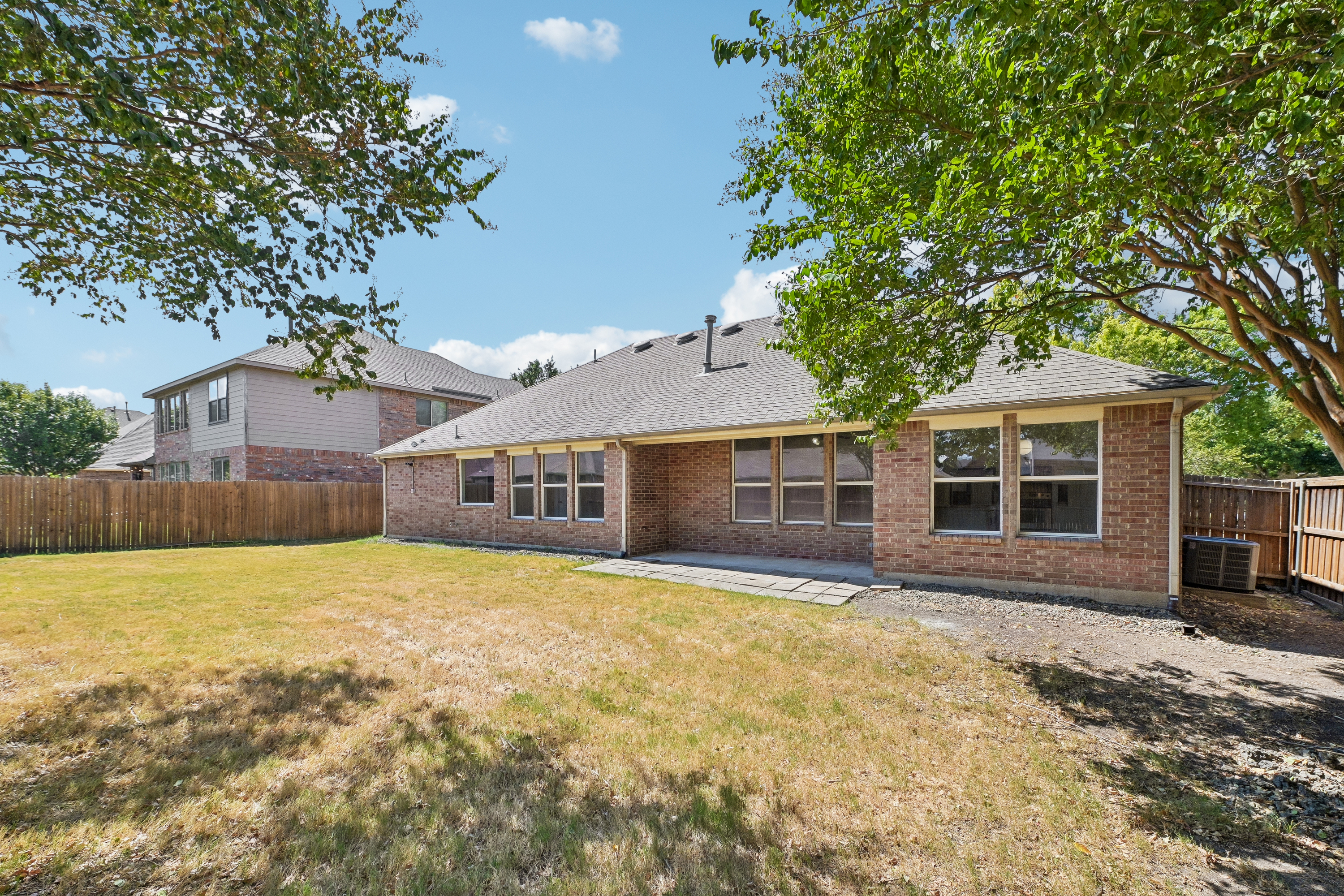 Photo 31 of 35 of 1009 Spinnaker Dr, Forney, TX