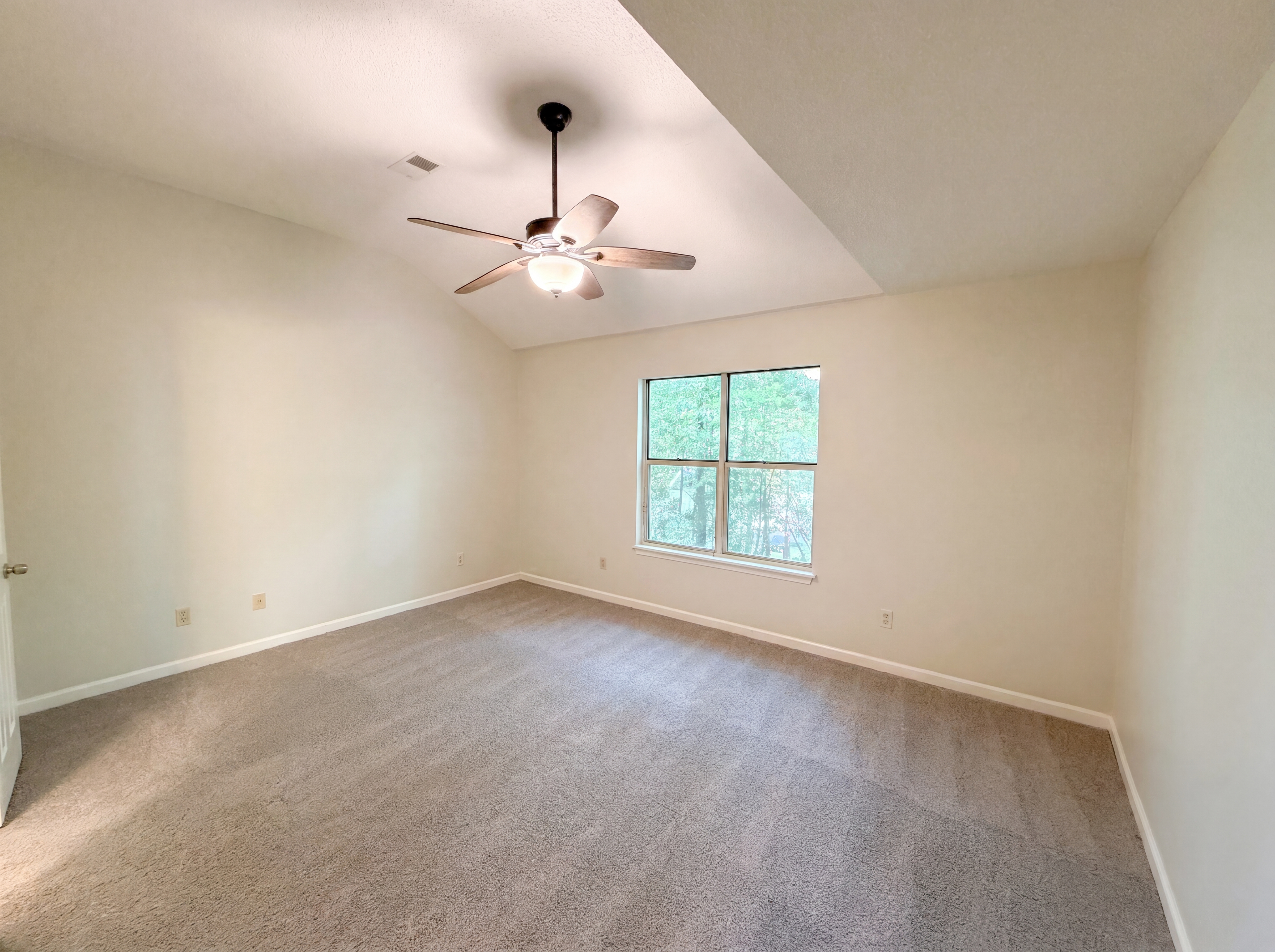 Photo 12 of 27 of 39 Saint Albans Rd, Irmo, SC