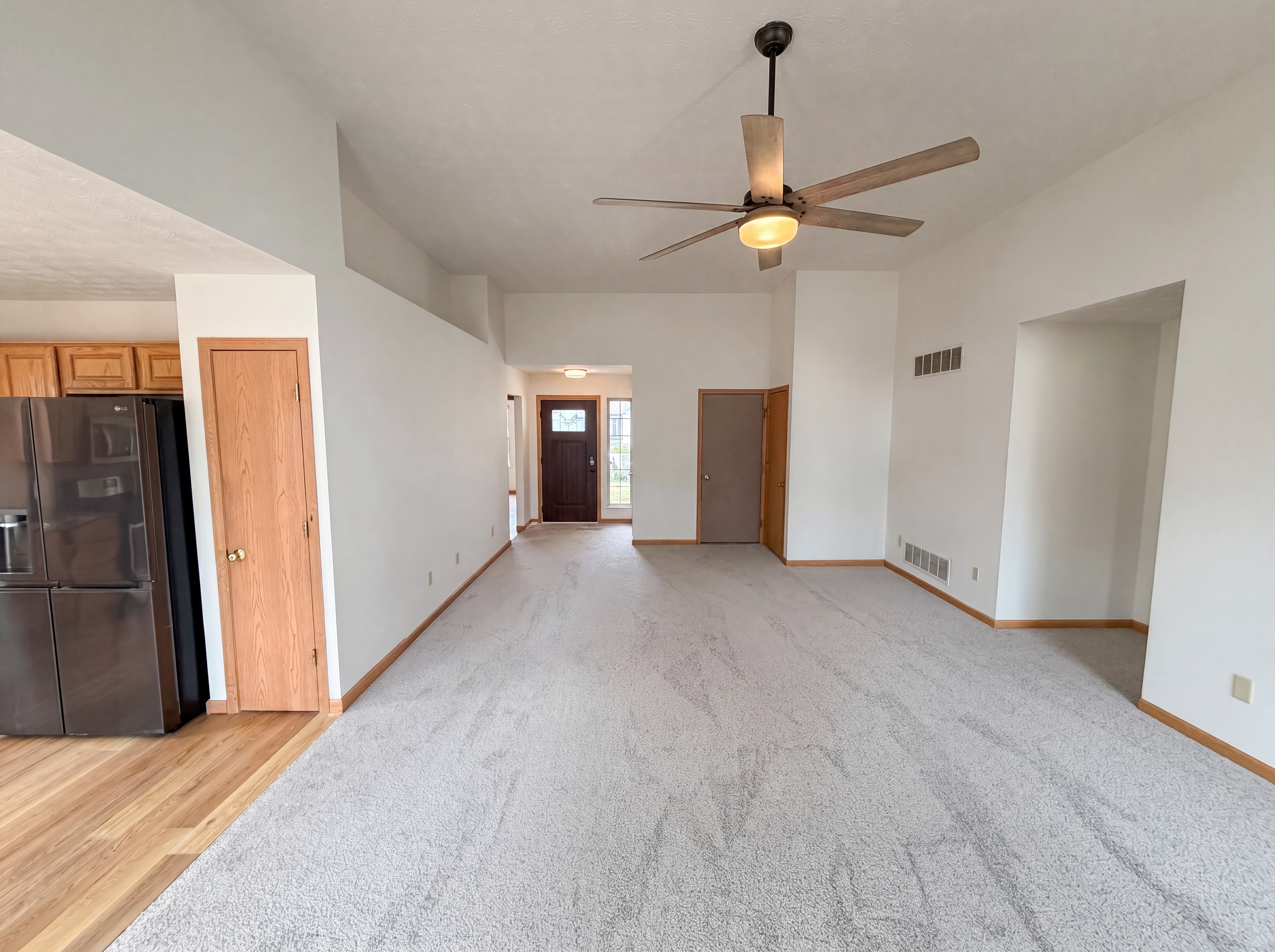 Photo 6 of 25 of 3600 Bluff Gap Dr, Grove City, OH