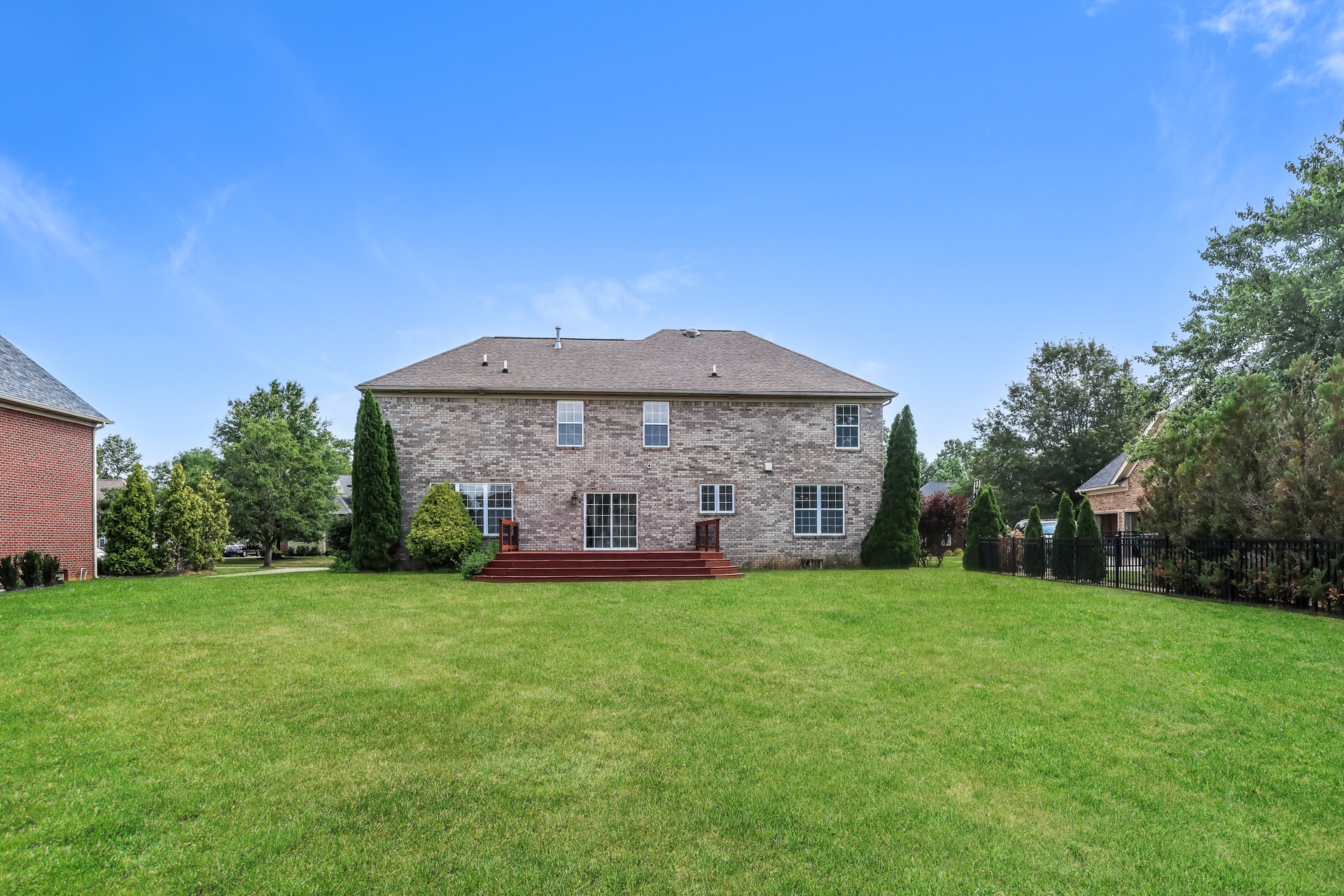 Photo 5 of 23 of 10917 Worthington Ln, Prospect, KY