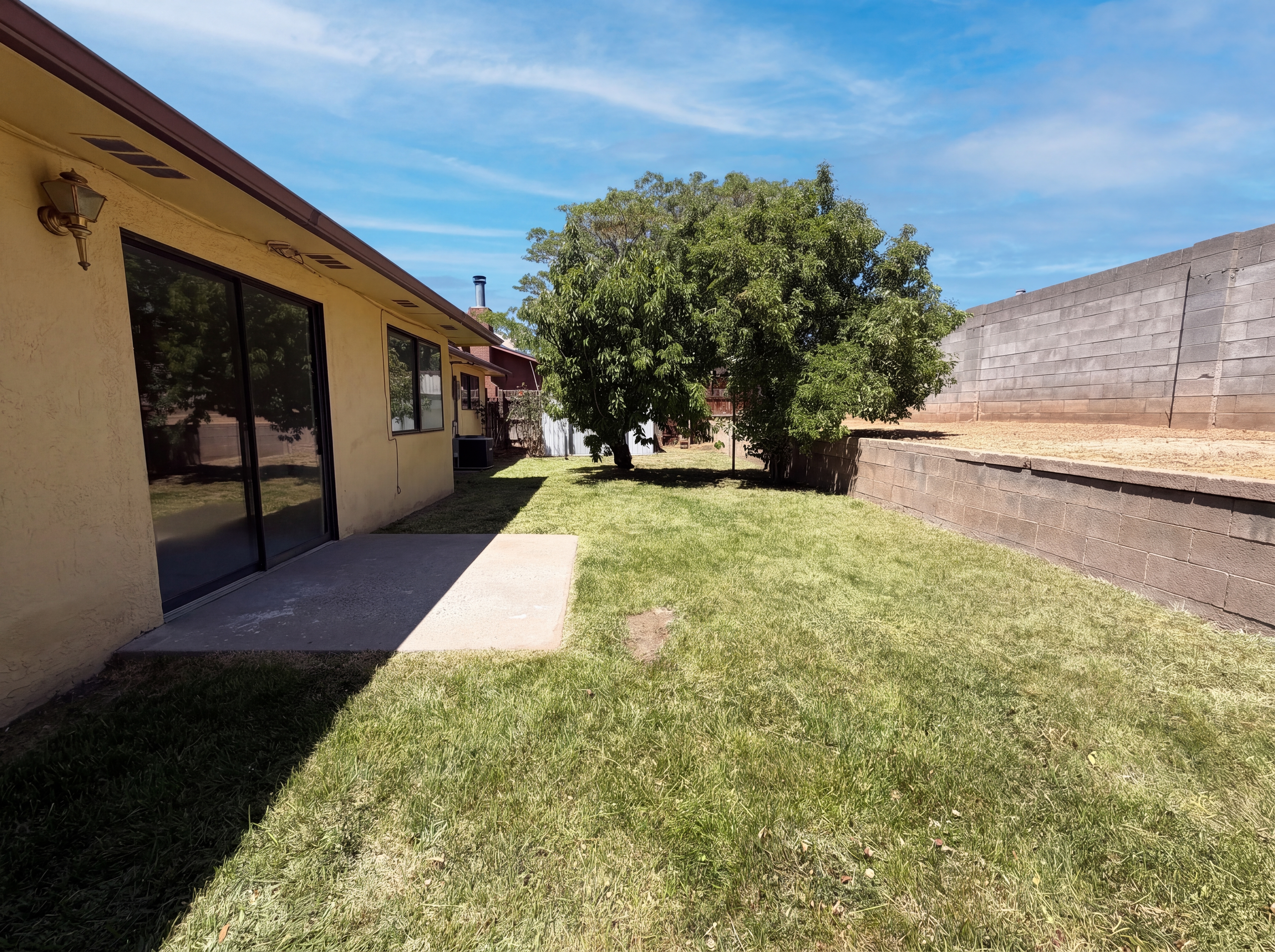 Photo 18 of 21 of 816 Omaha St NE, Albuquerque, NM