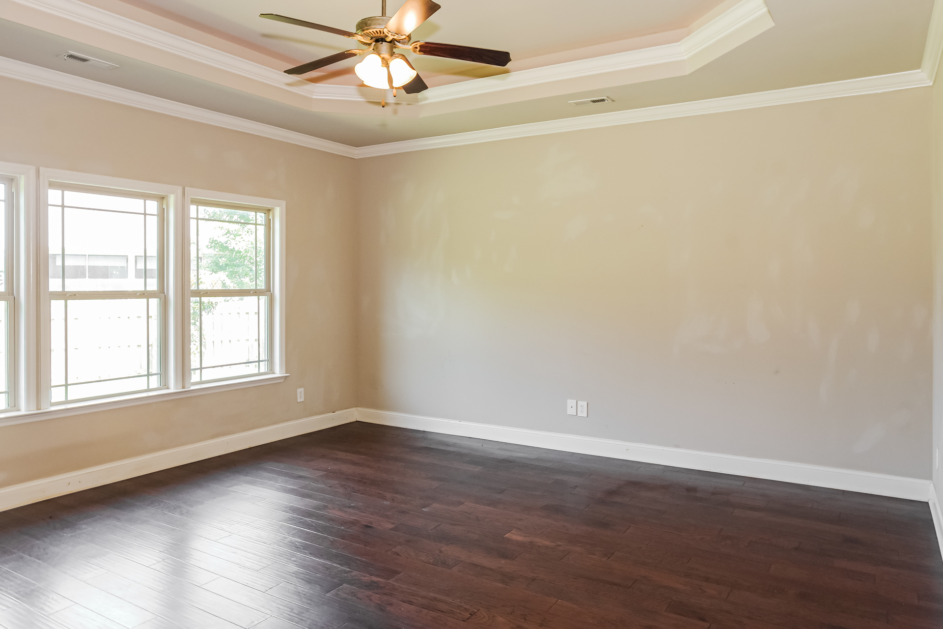 Photo 11 of 21 of 402 Mossyleaf Dr SW, Huntsville, AL