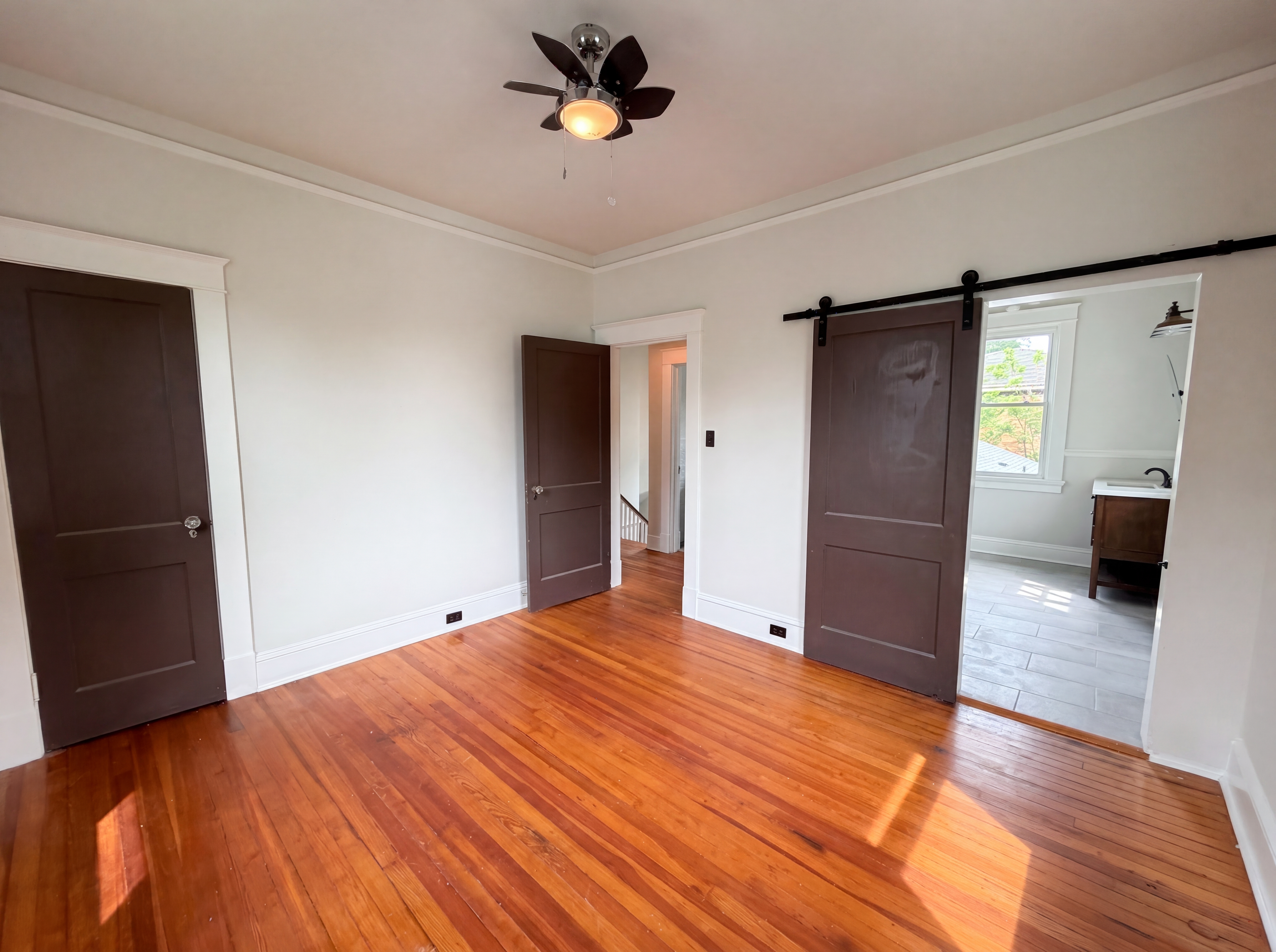 Photo 4 of 21 of 3311 Garland Ave, Richmond, VA
