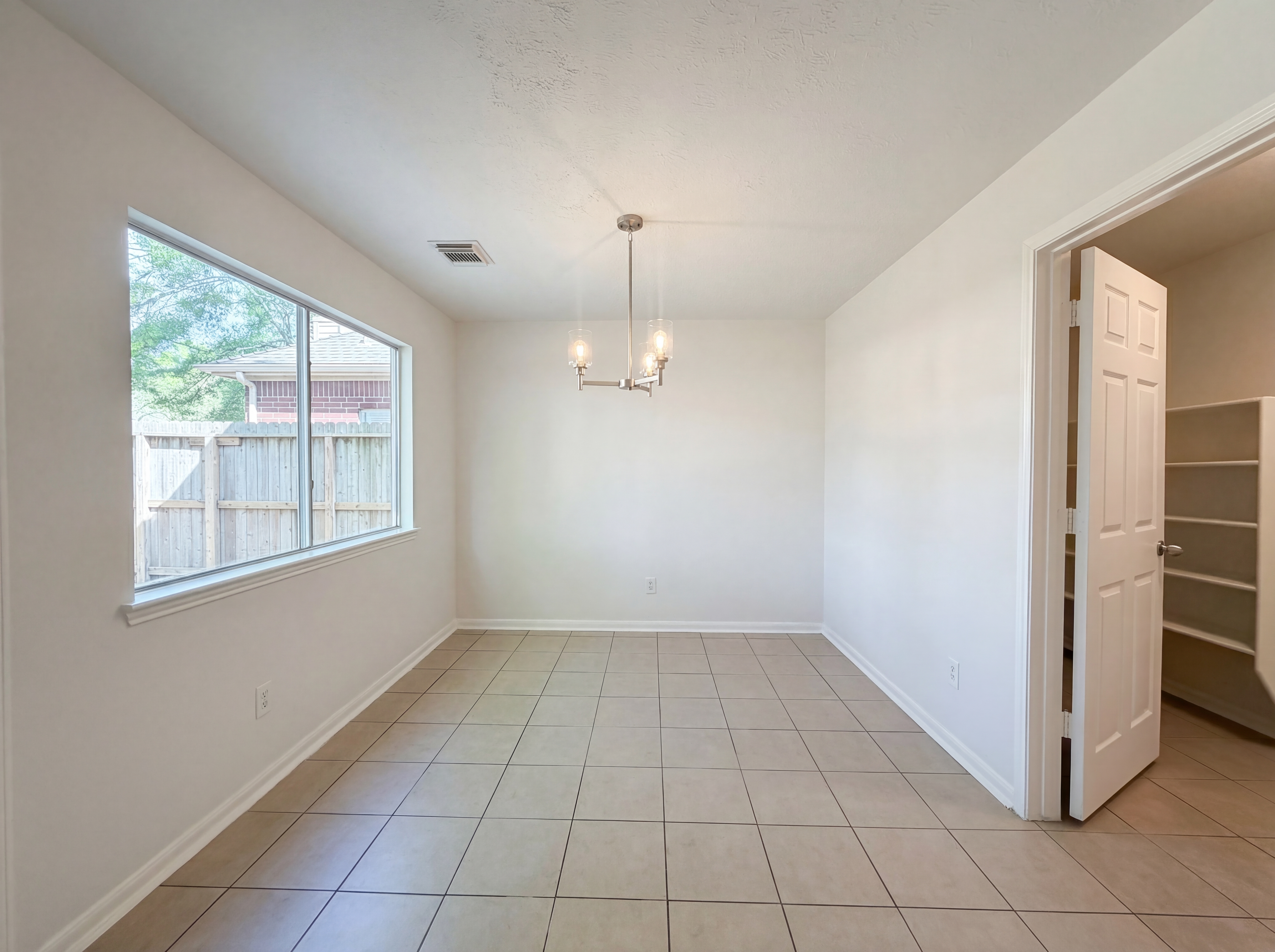 Photo 12 of 22 of 6831 Stratford Park Dr, Houston, TX