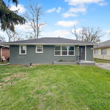 Property photo 1 of 4055 N Grand Ave