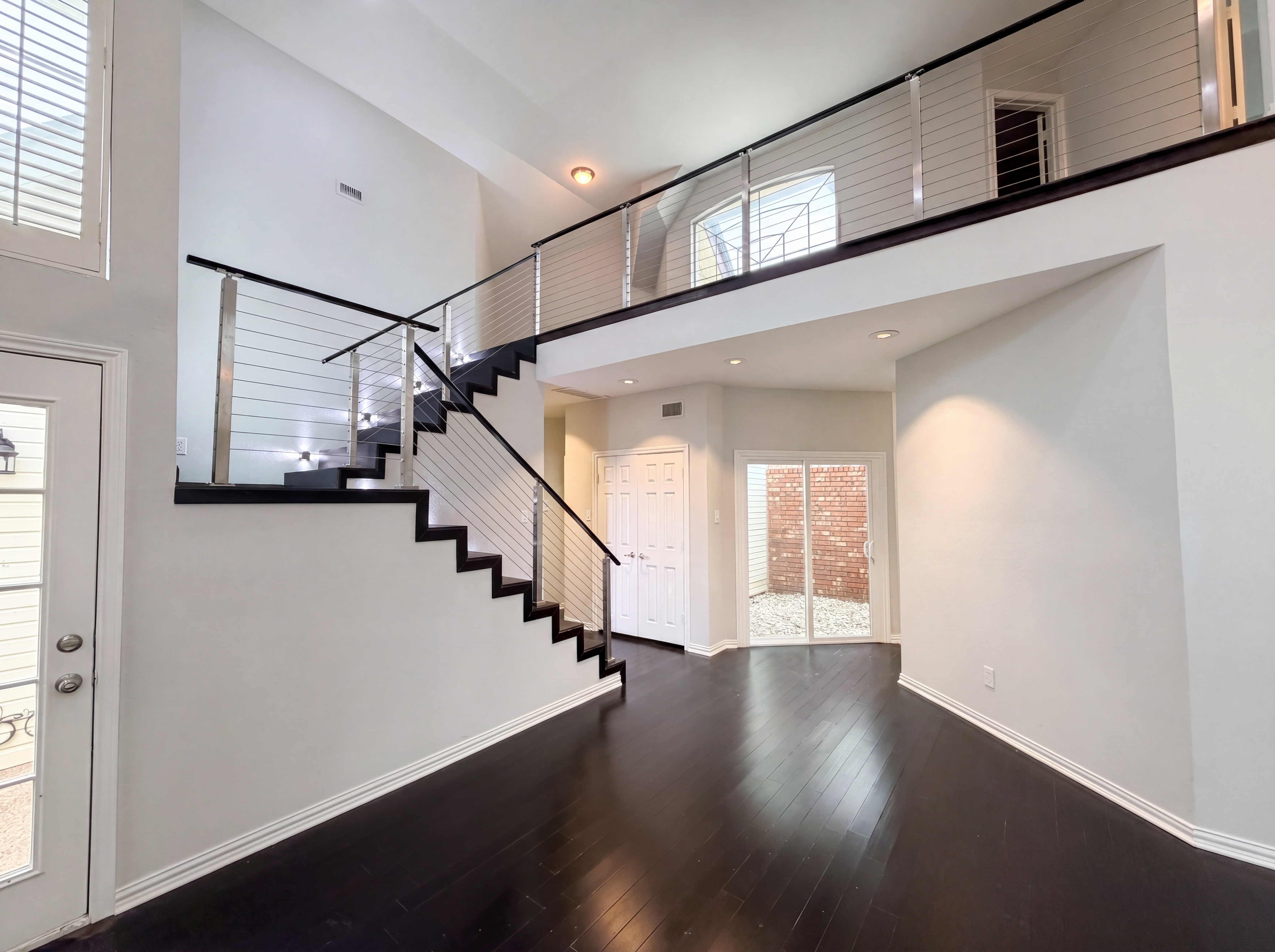 Photo 8 of 27 of 7707 Windmere Ct, Irving, TX
