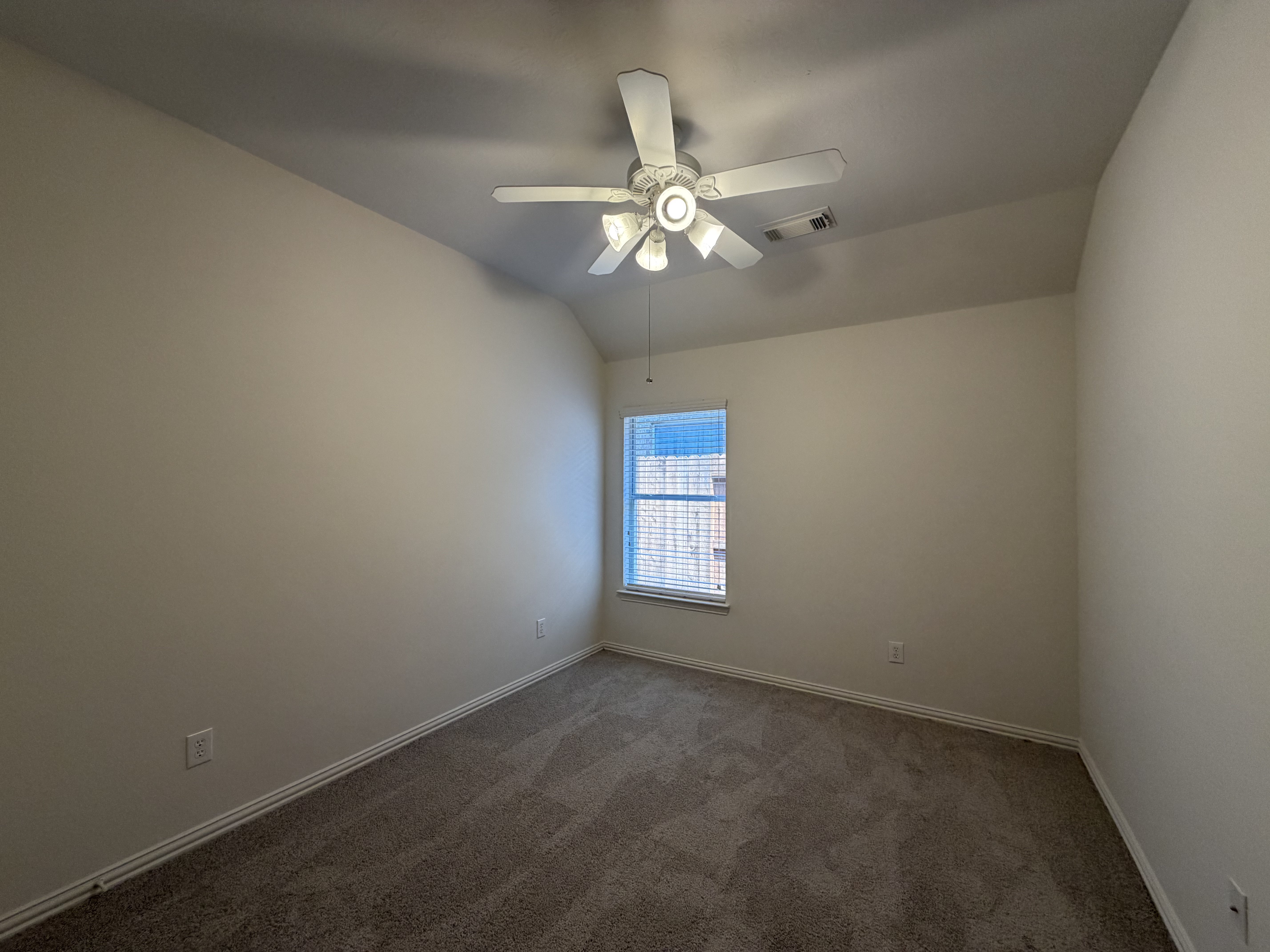 Photo 14 of 24 of 5307 Chatham Hill Ln, Houston, TX