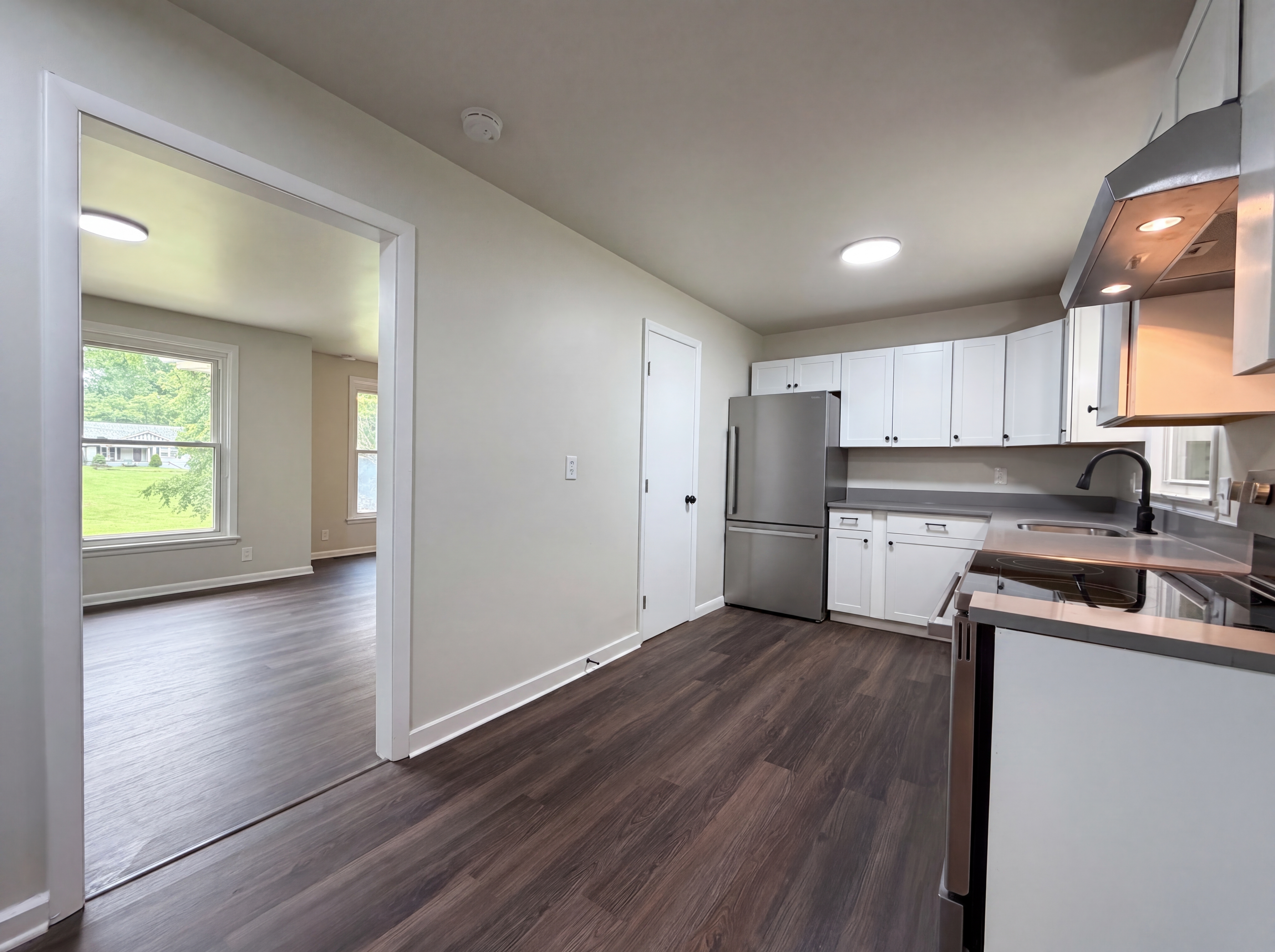 Photo 10 of 18 of 724 Woodmere Dr, Nashville, TN