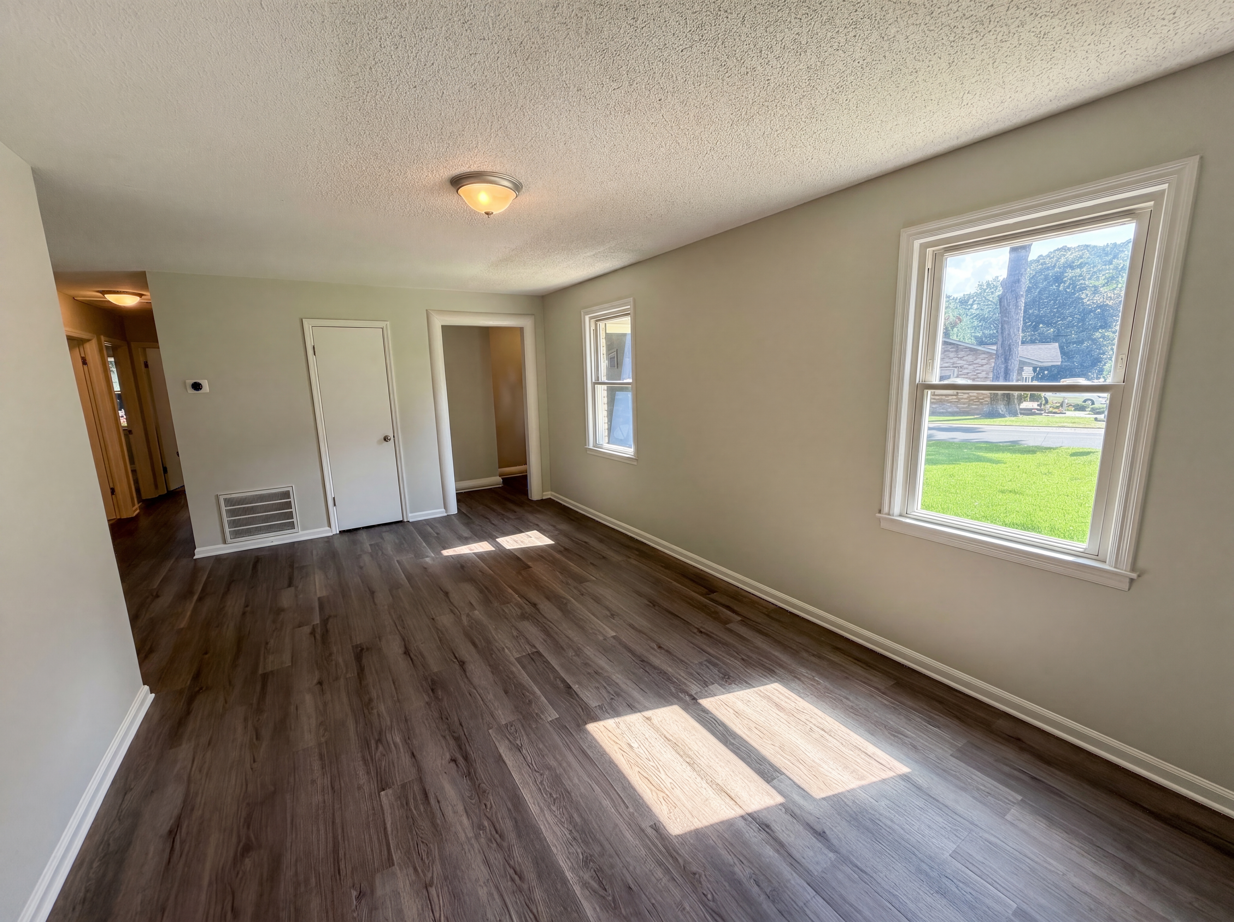 Photo 6 of 23 of 1328 Baffin Bay Rd, Columbia, SC