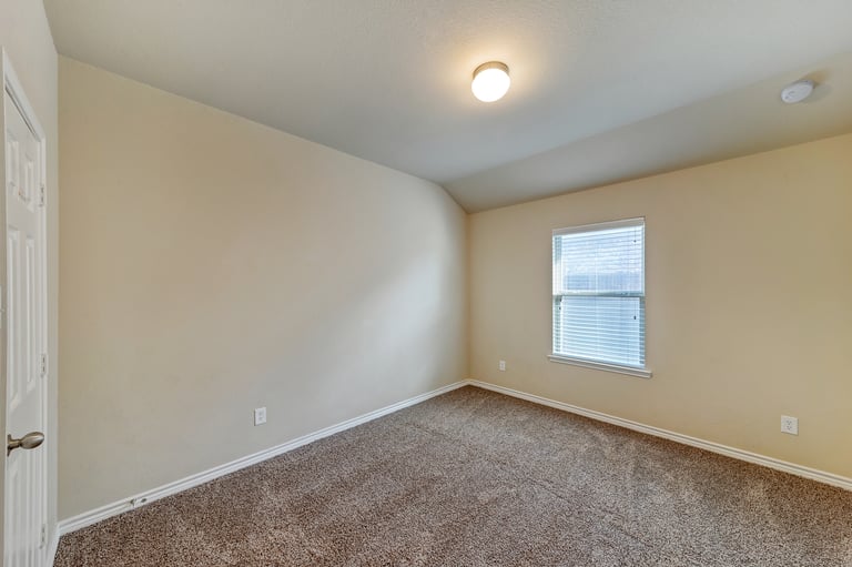 Photo 22 of 30 - 2807 Oak Glen Dr, Grand Prairie, TX 75052