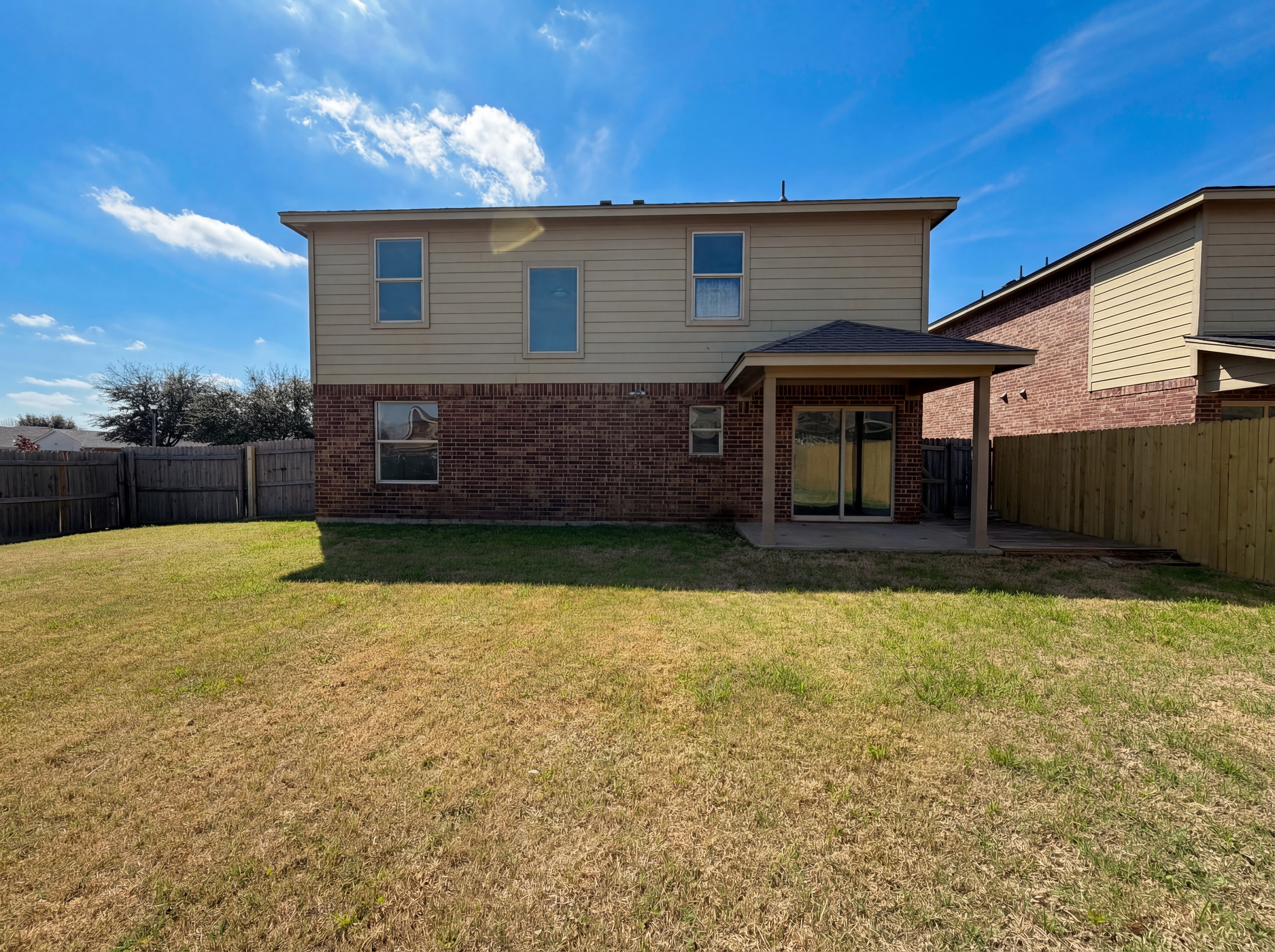 Photo 5 of 20 of 1200 Boxwood Dr, Crowley, TX
