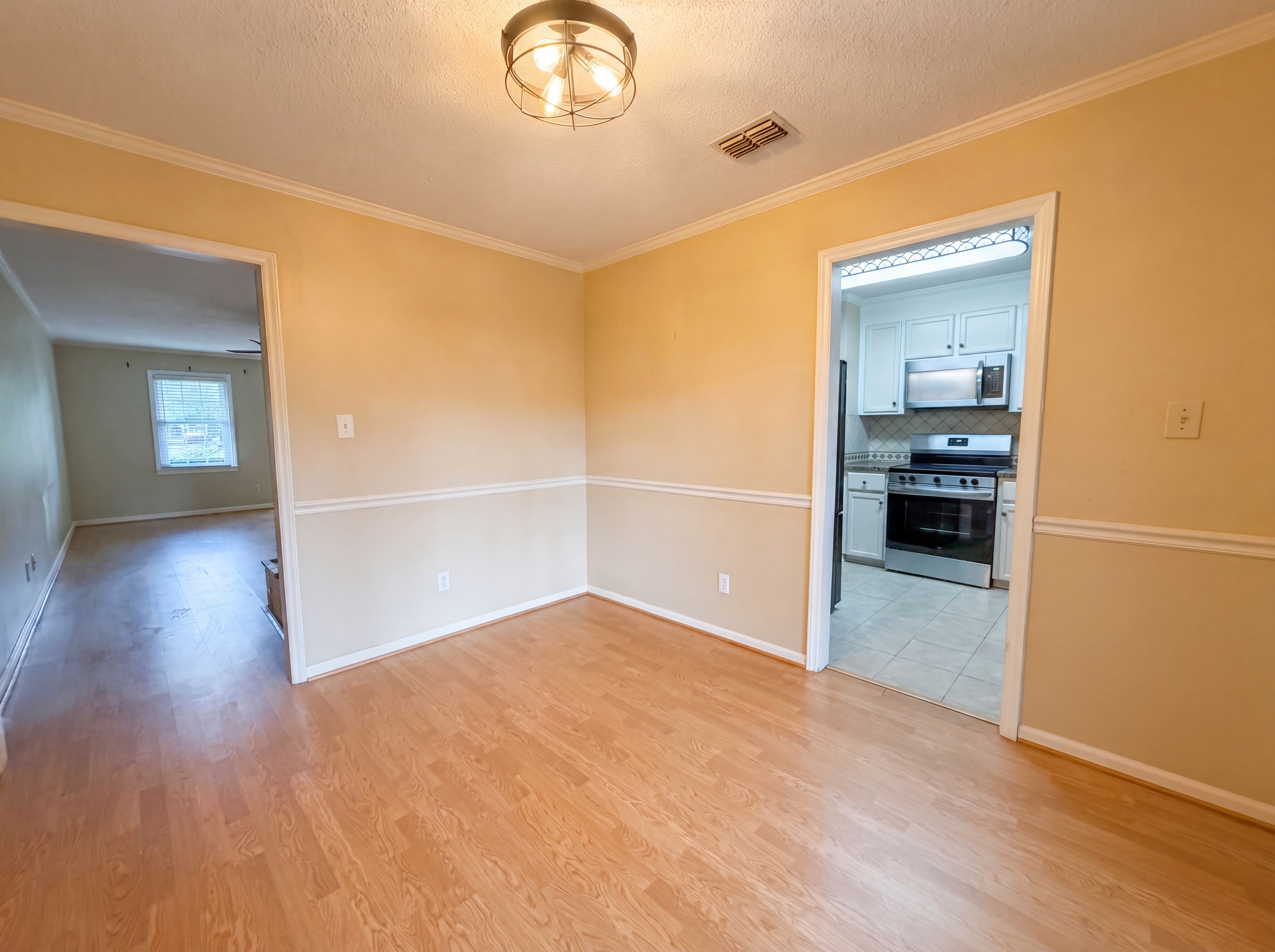 Photo 6 of 17 of 815 Jamestown Dr, Gastonia, NC