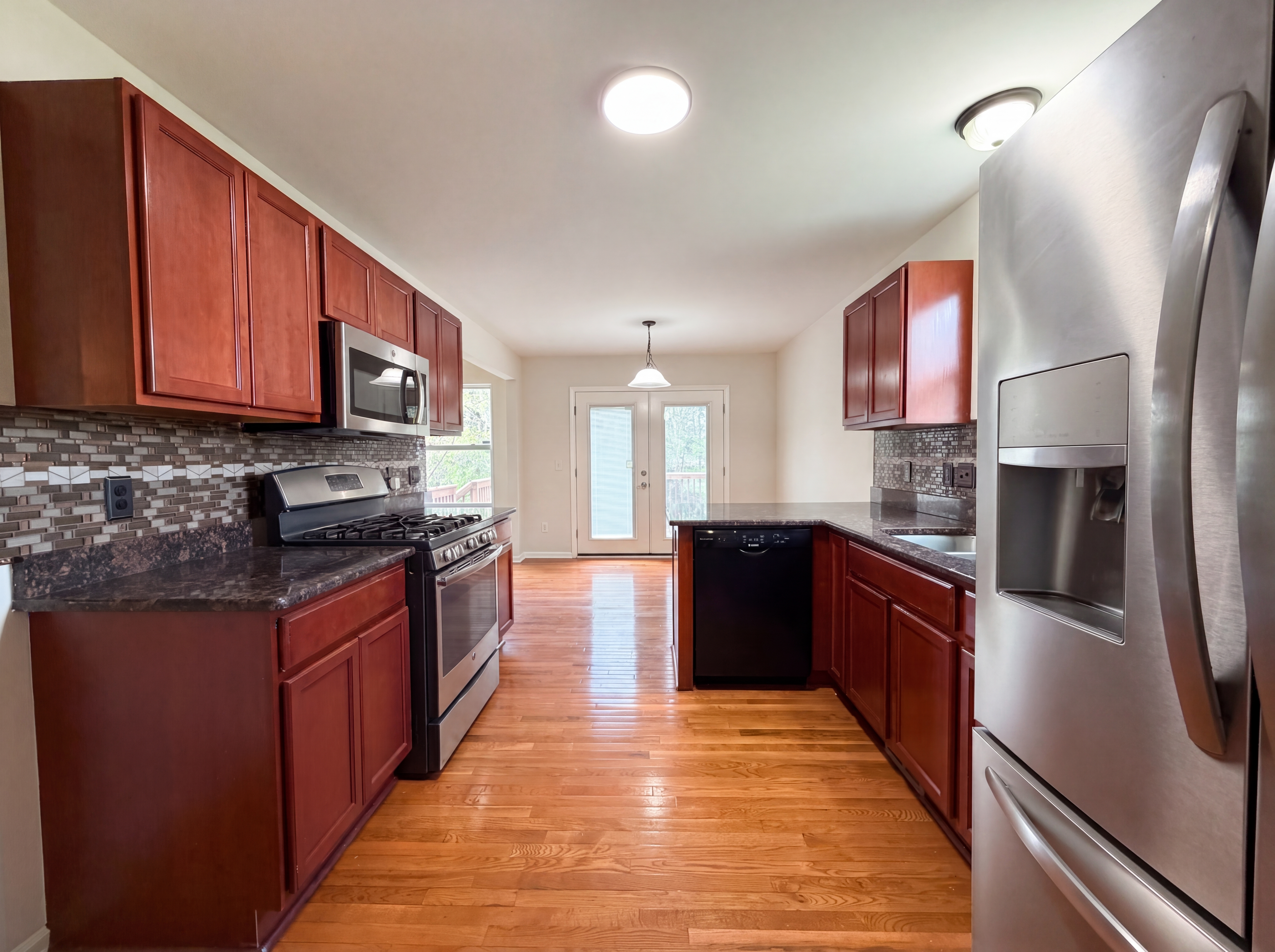 Photo 2 of 21 of 5988 Treetops Dr, Romulus, MI