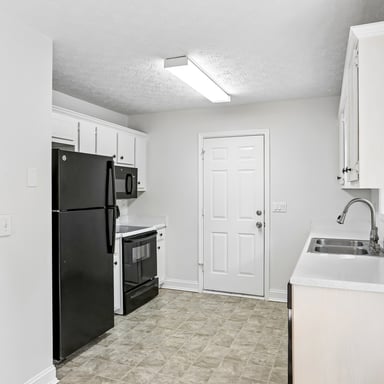 Property photo 2 of 5511 Pond Mill Ct