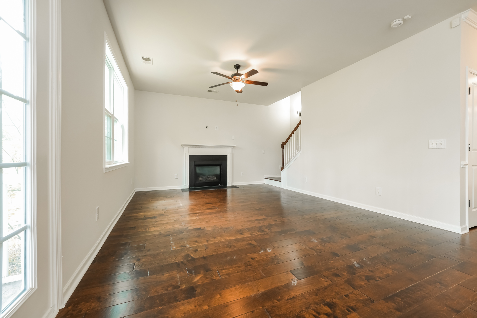 Photo 3 of 22 of 319 Whispering Breeze Ln, Summerville, SC