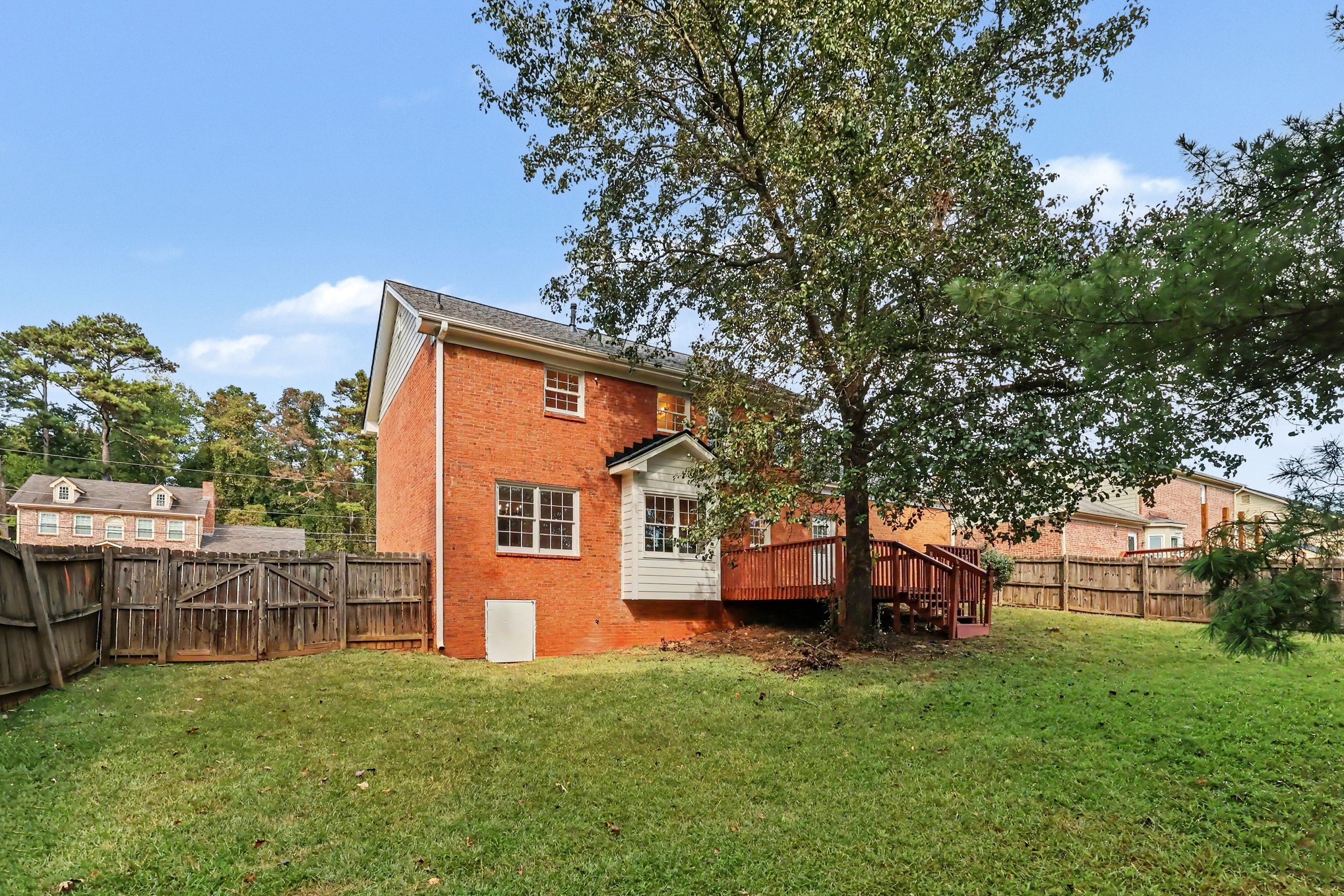 Photo 5 of 18 of 6391 Phillips Pl, Lithonia, GA