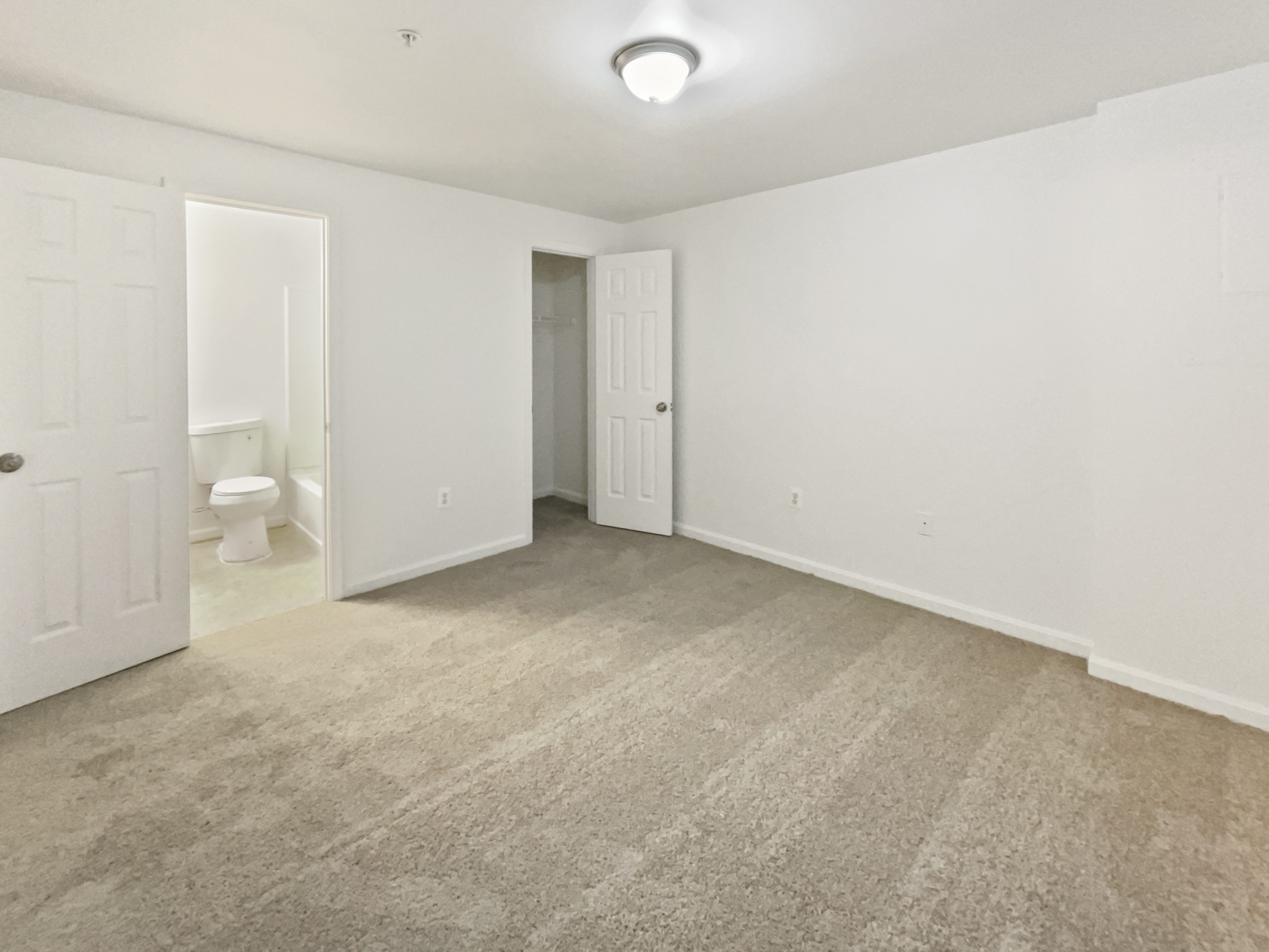 Photo 4 of 45 of 10800 Nautica Pl, White Plains, MD
