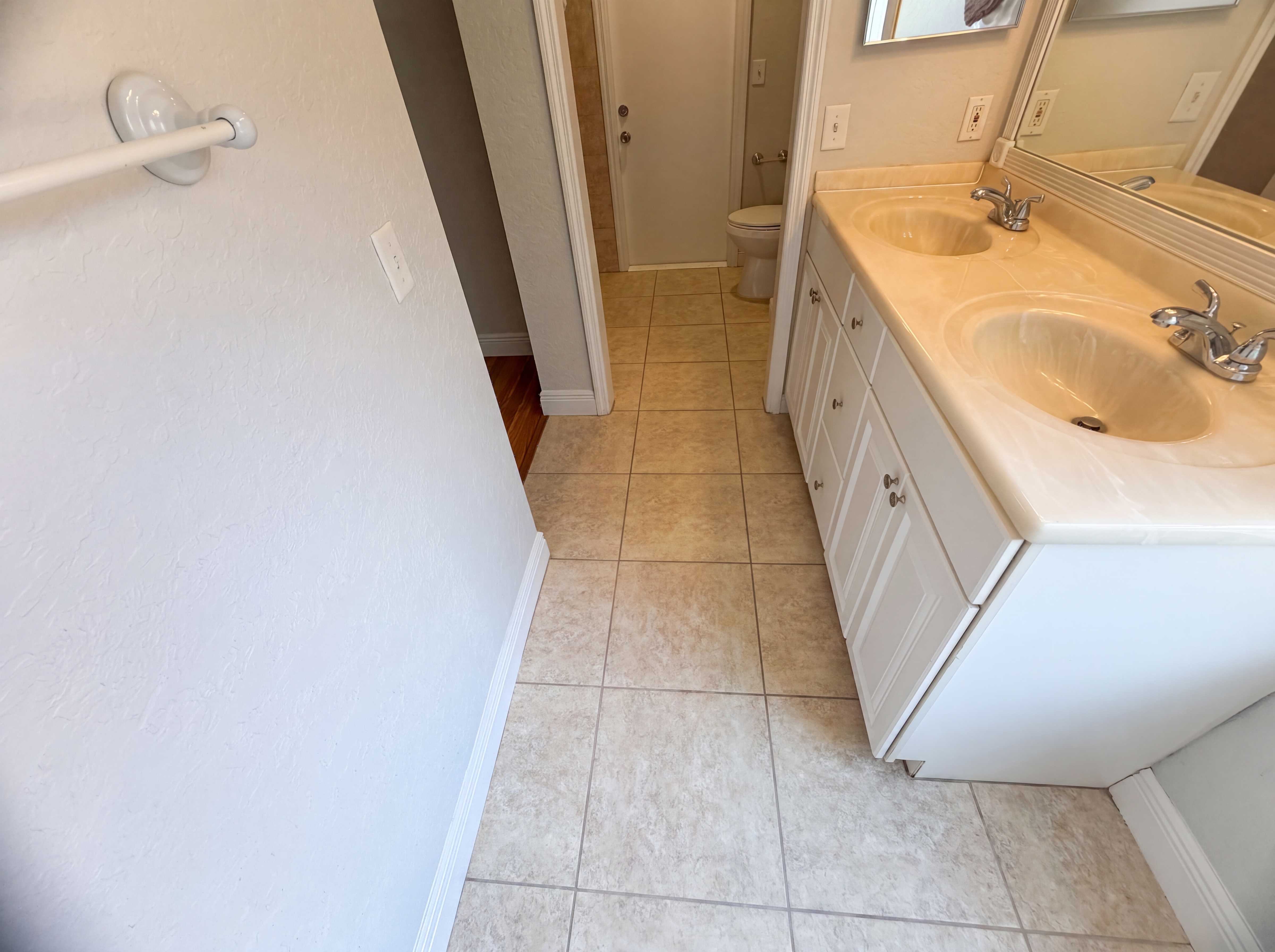 Photo 16 of 45 of 2385 SW Neal Rd, Port Saint Lucie, FL