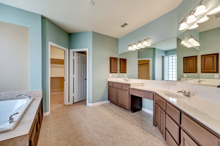 Photo 19 of 39 - 4213 Calloway Dr, Mansfield, TX 76063