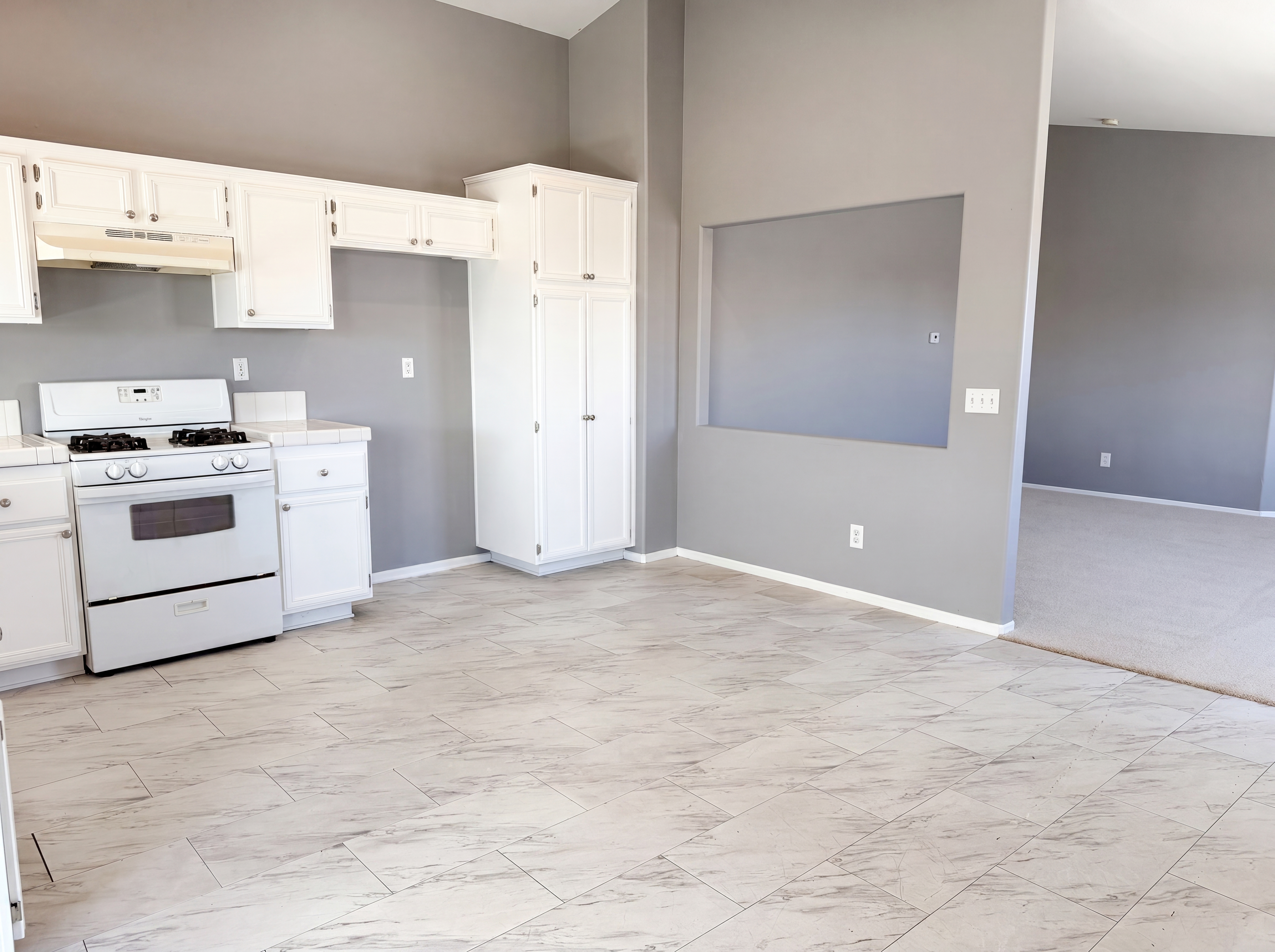 Photo 13 of 18 of 13577 Monterey Way, Victorville, CA
