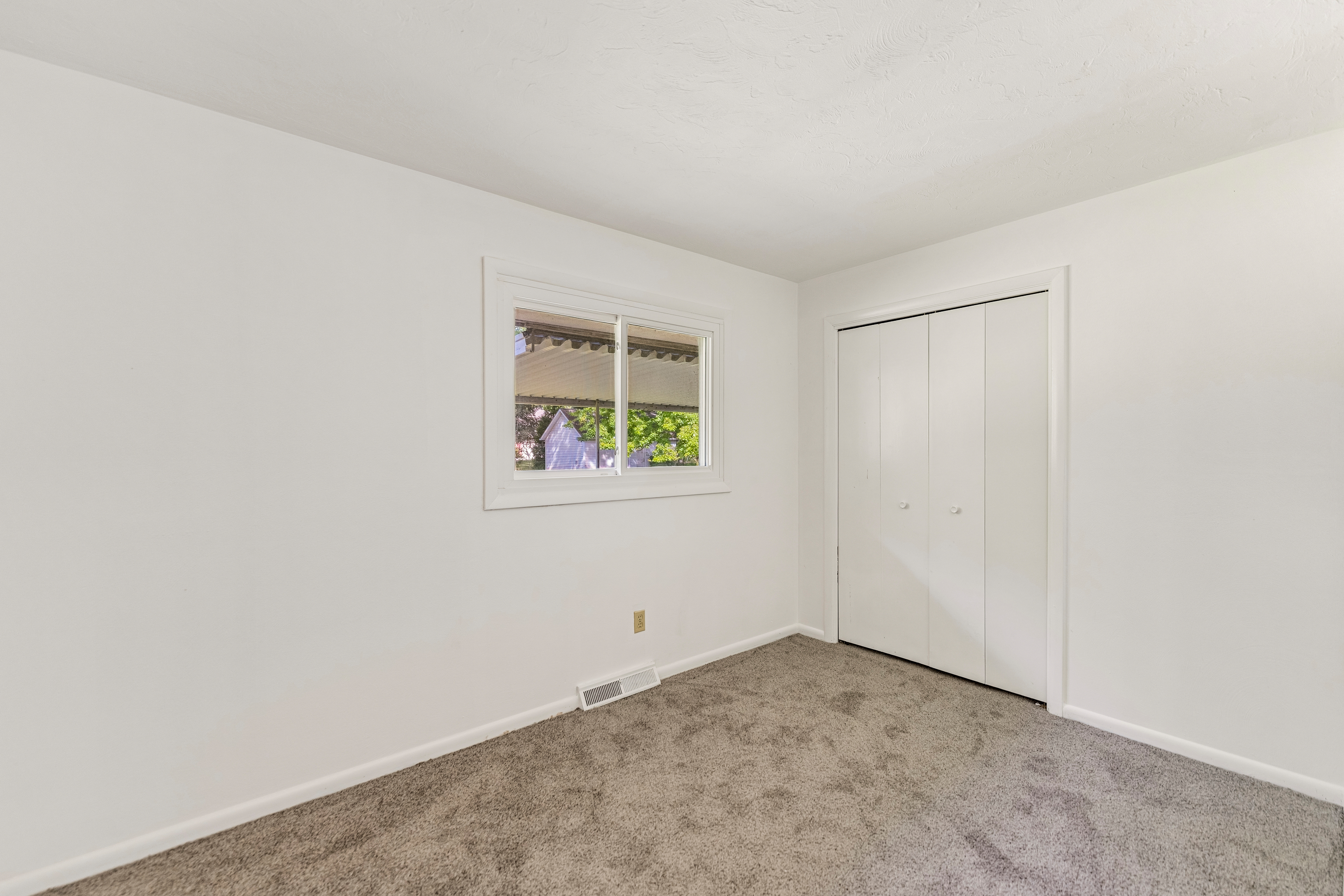 Photo 20 of 40 of 460 Long St, Amherst, OH