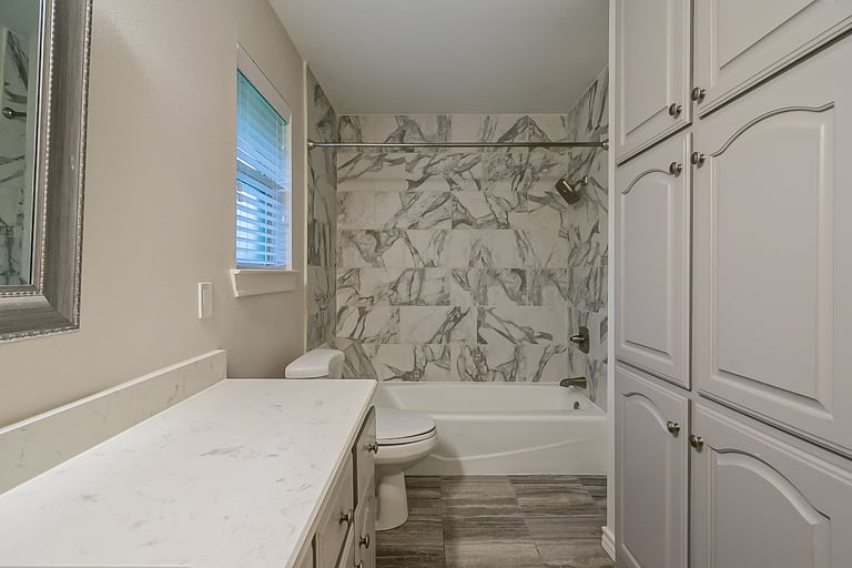 Photo 32 of 36 - 7924 Londonderry Dr, North Richland Hills, TX 76182