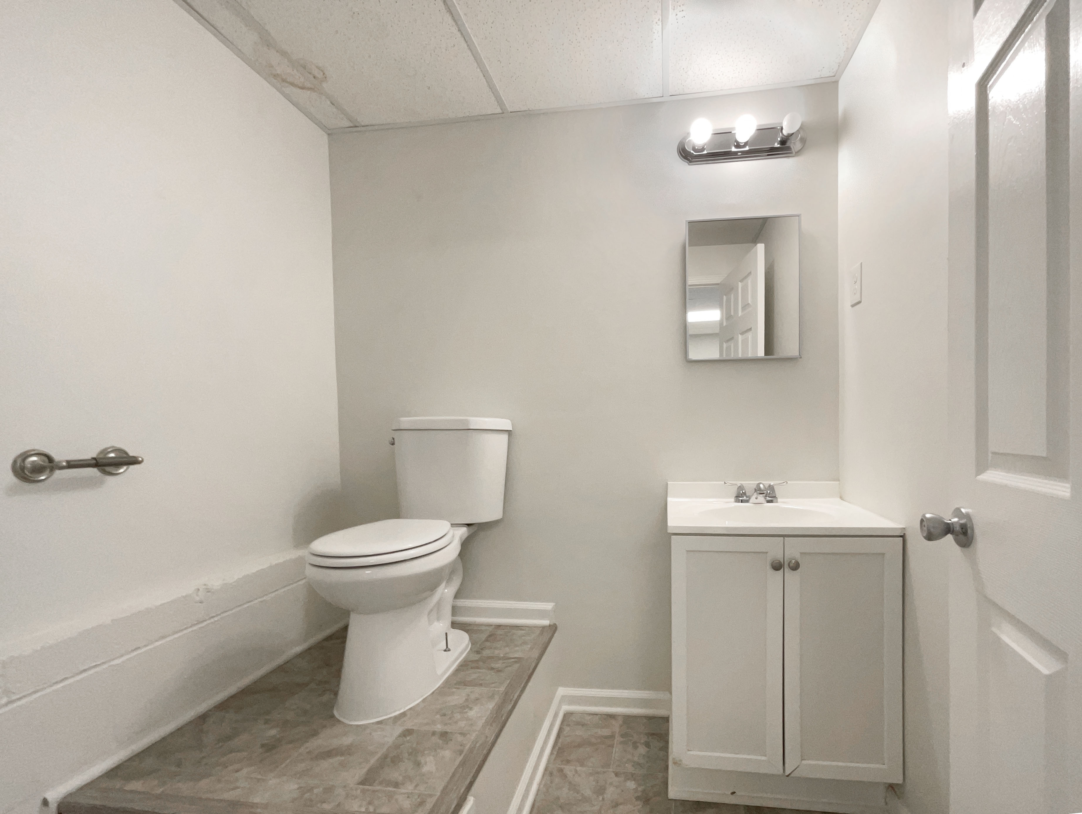 Photo 7 of 23 of 210 Woodbridge Dr, Dallas, GA