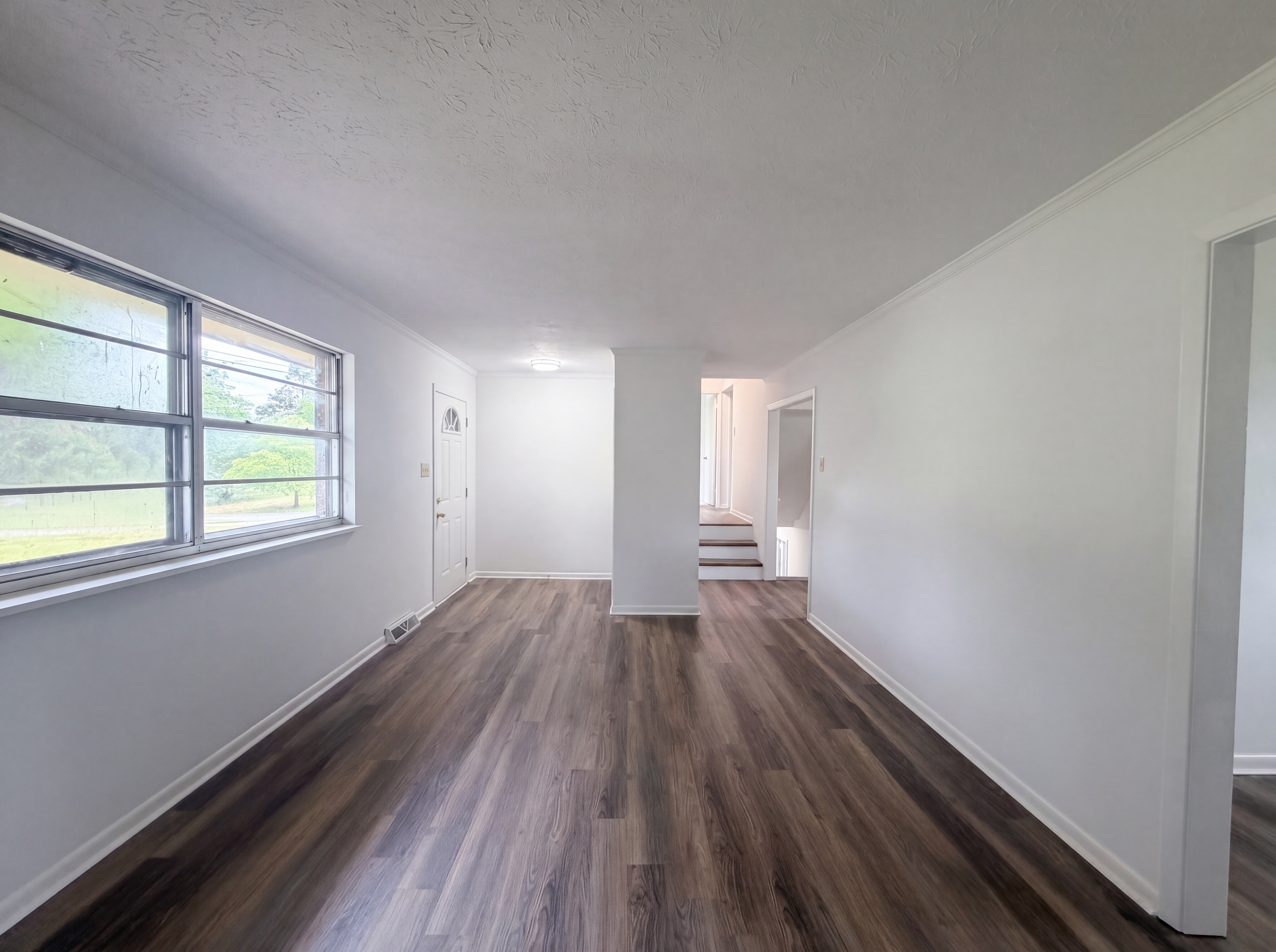Photo 8 of 29 of 508 Bromley Ln, Knoxville, TN